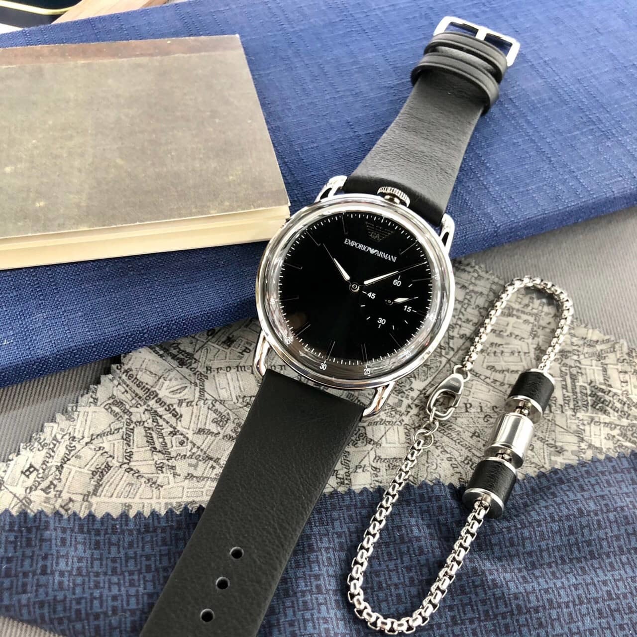 【EMPORIO ARMANI】Aviator 飛行者 時尚真皮錶帶男錶-黑銀色 AR11336 41mm 現代鐘錶