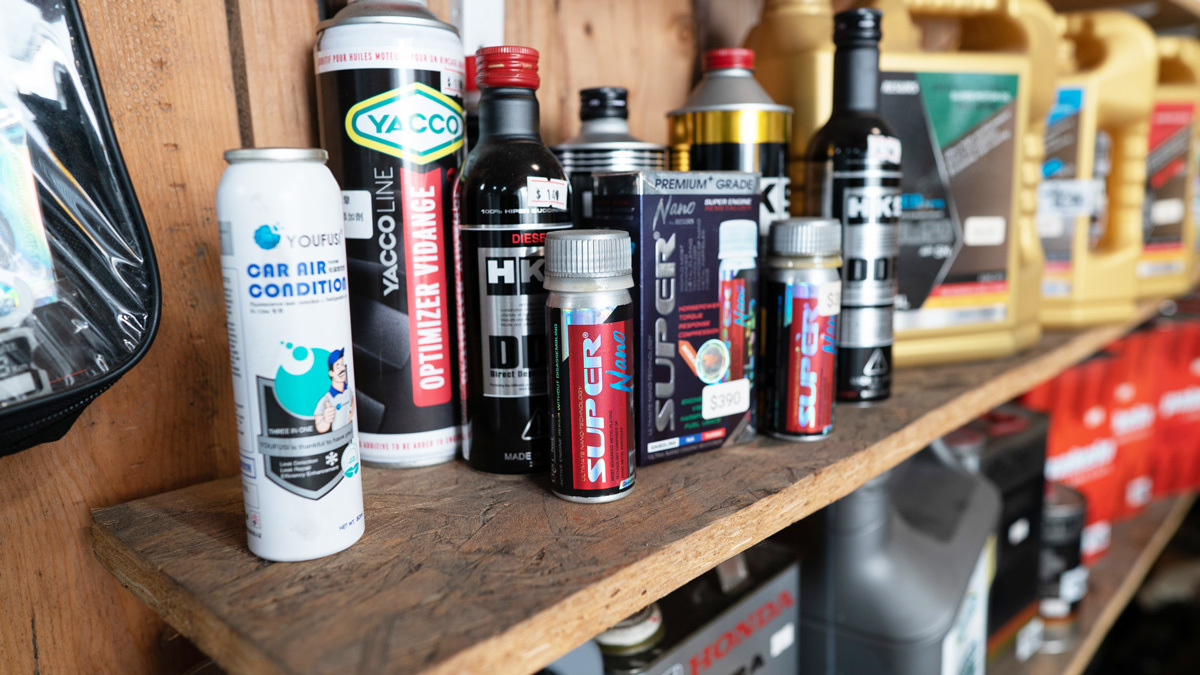 super nano engine restorer at ho lung motor display rack fanling hong kong 引擎修復劑