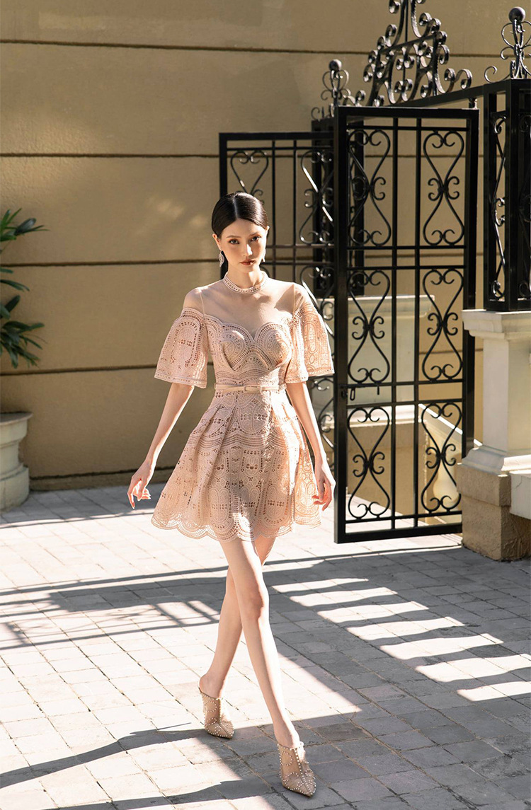 重工刺繡 網紗拼接洋裝