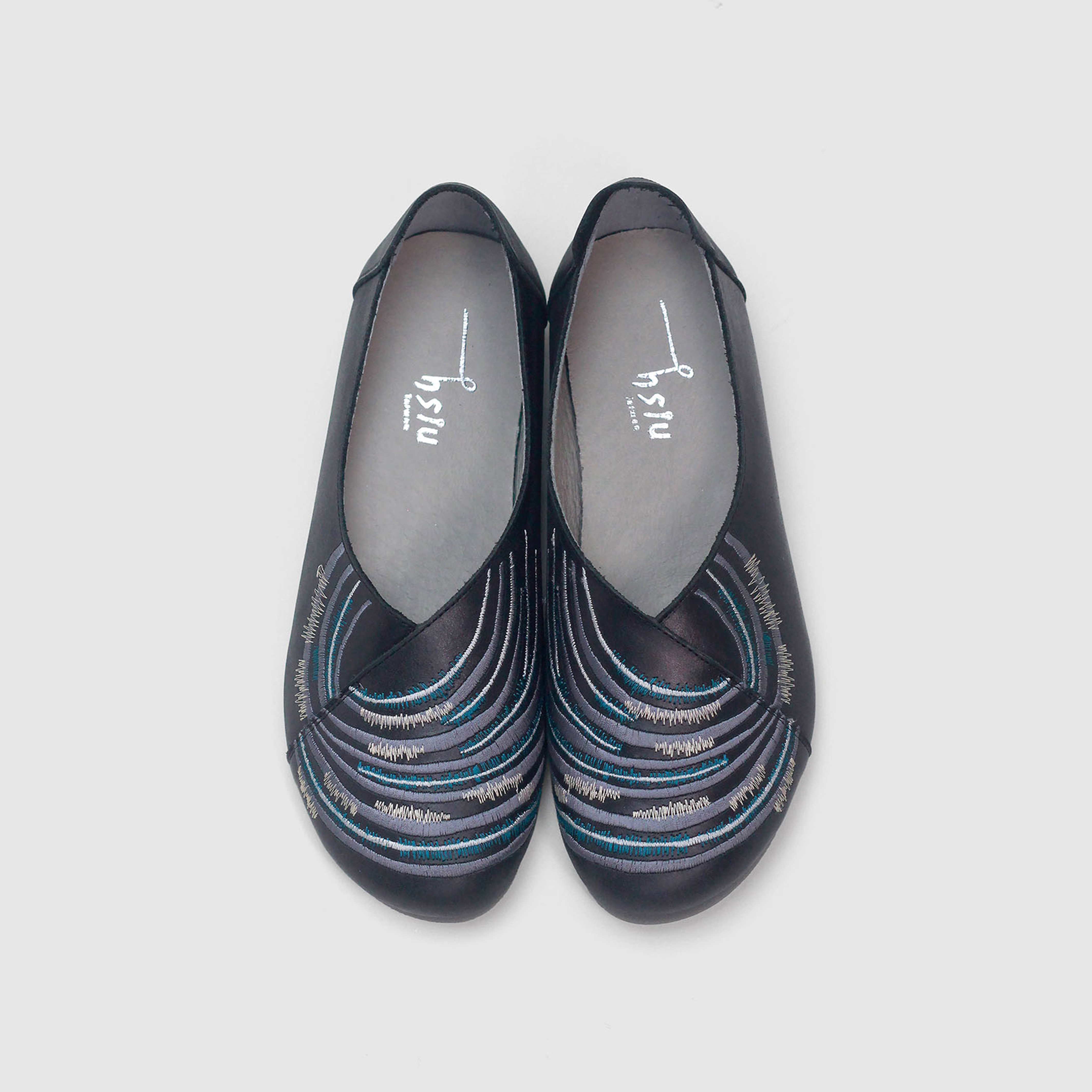 刺繡散步鞋｜甘樂中 (霧黑)