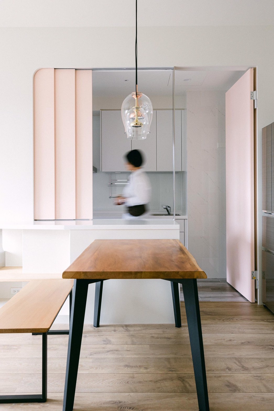 索羅門檜木一枚板, 索羅門檜木拼板, 索羅門檜木, 索羅門檜木餐桌, 索羅門檜木長凳, 實木餐桌, 實木長凳