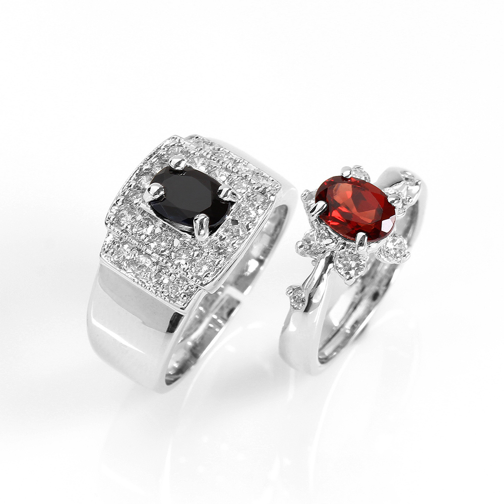 【雅紅珠寶】緊緊擁抱天然1克拉黑藍寶石/1克拉紅榴石對戒-R0181