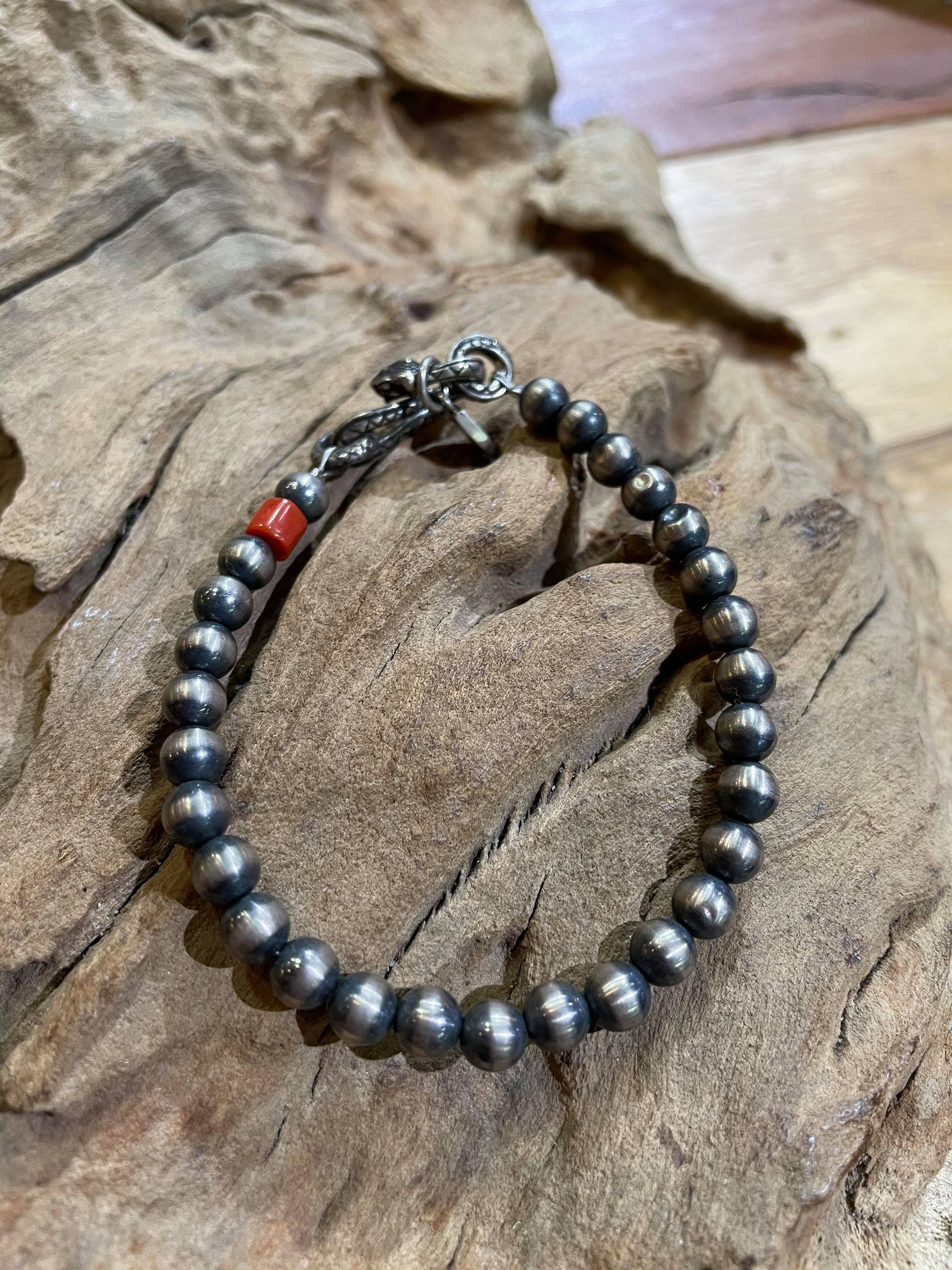 Black Venom Jewelry- 6mm Navajo Pearls 印地安手工銀圓珠手鍊。