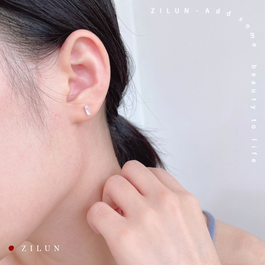 │簡約│夜裡的皎潔月光 • 白鋯石 • 轉珠耳針 • 925silver • 純銀耳飾