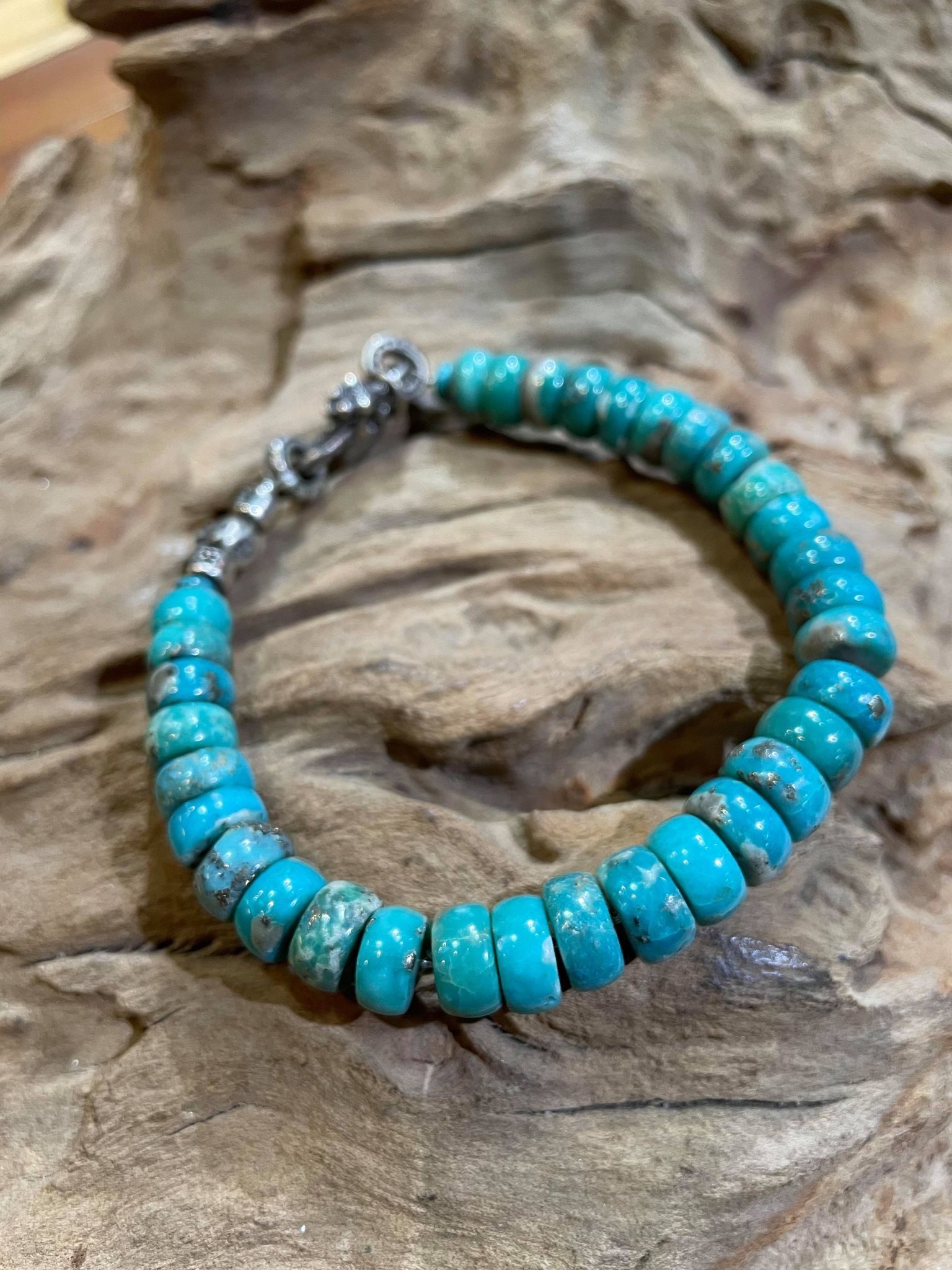 Black Venom Jewelry- Nacozari Turquoise Beads 墨西哥Naco松石疊珠手鍊。