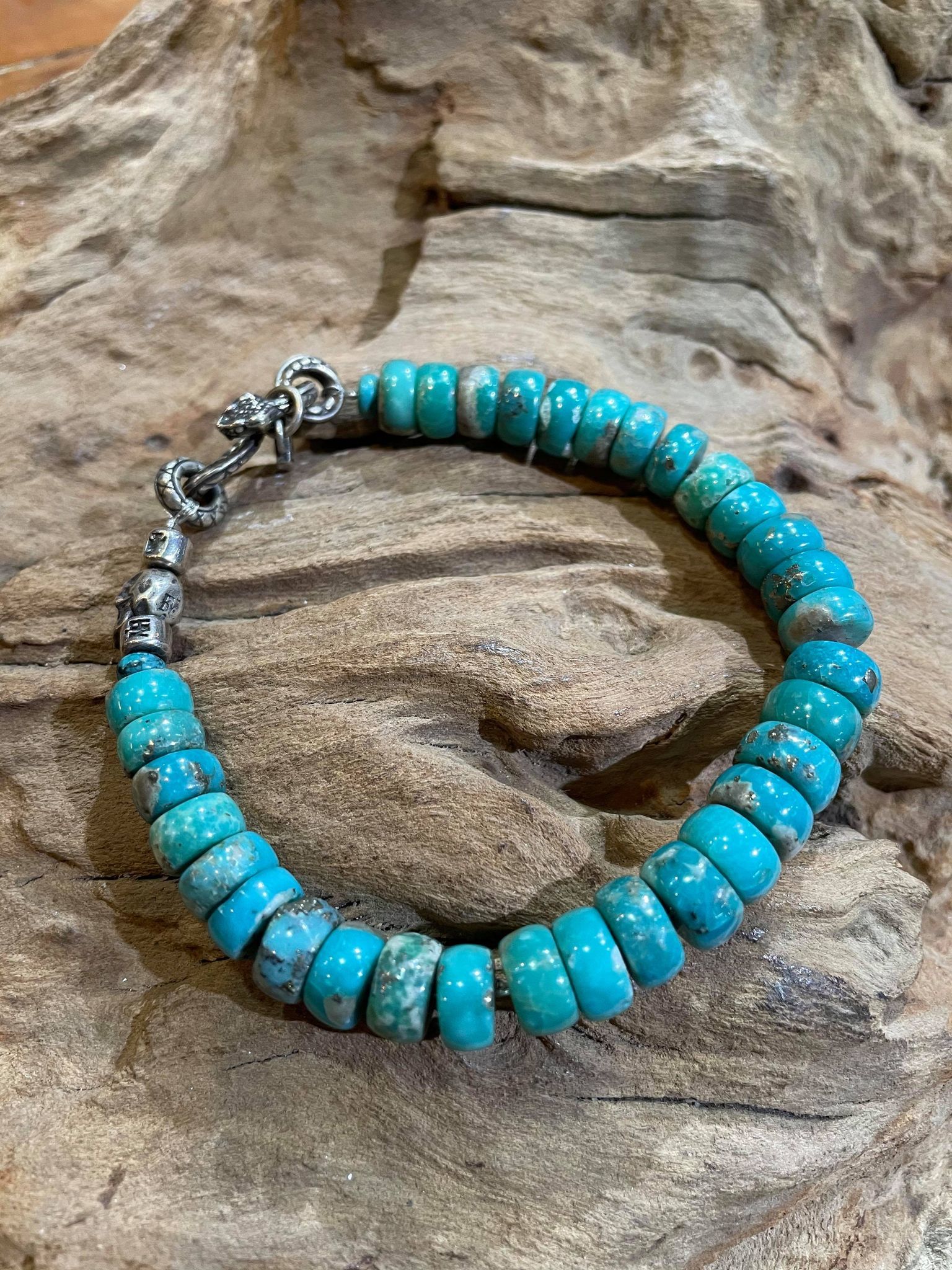 Black Venom Jewelry- Nacozari Turquoise Beads 墨西哥Naco松石疊珠手鍊。