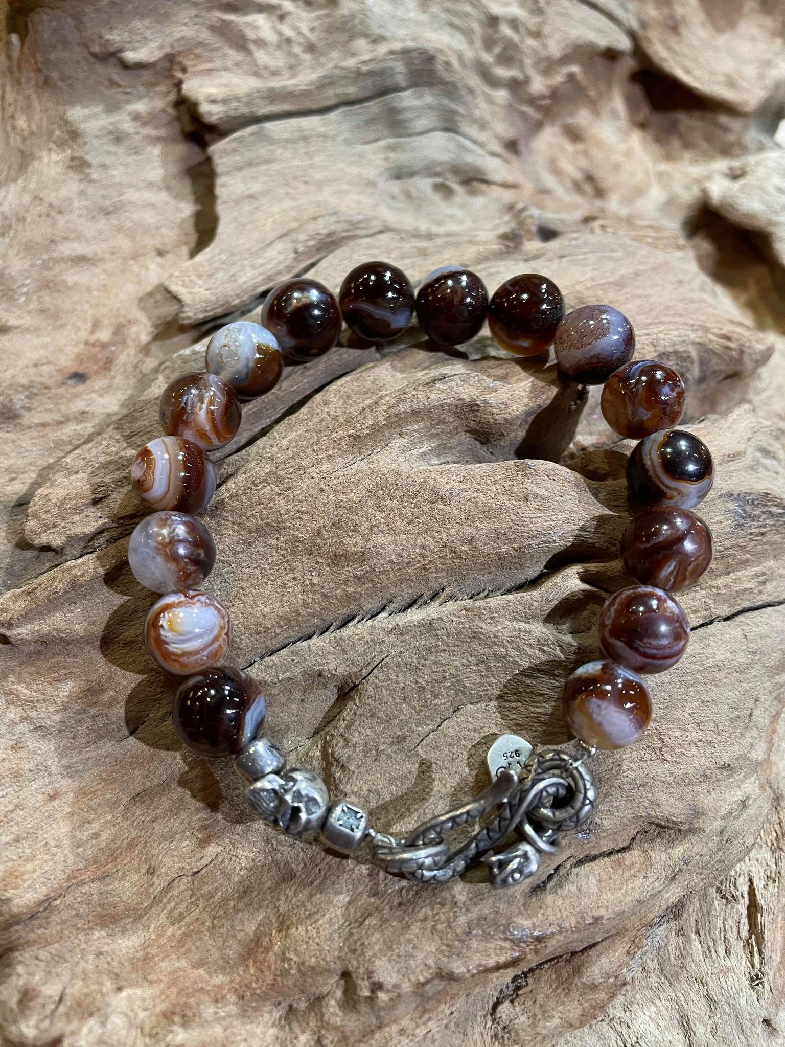 Black Venom Jewelry-10mm Fire Agate 花火瑪瑙串珠手鍊。