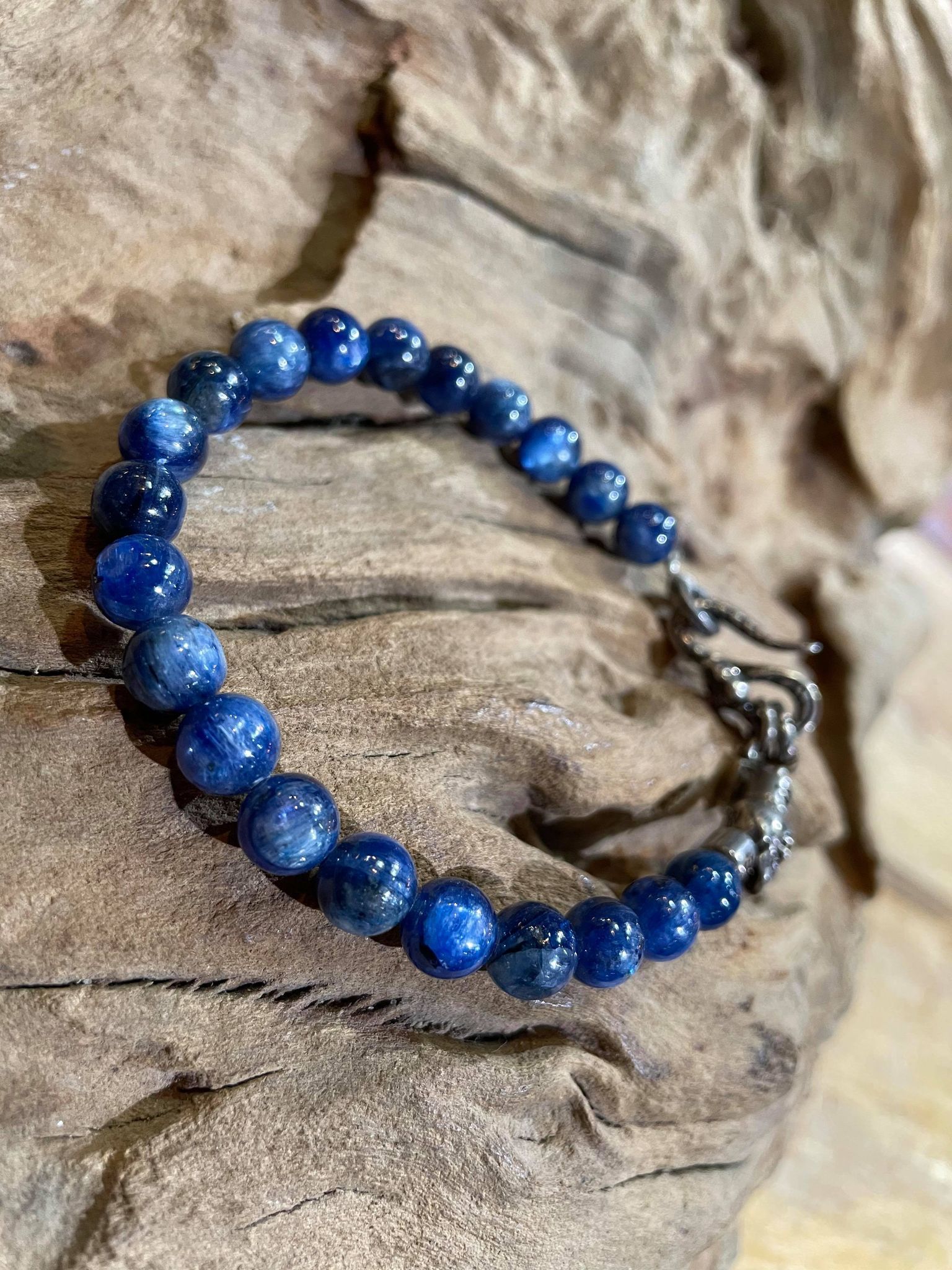 Black Venom Jewelry-8mm Kyanite Beads 藍晶石串珠手鍊。