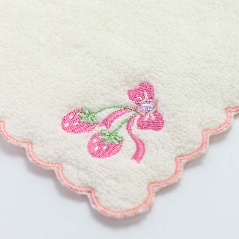 【日本Mother Garden】小方巾-包邊剌繡 美妝 白