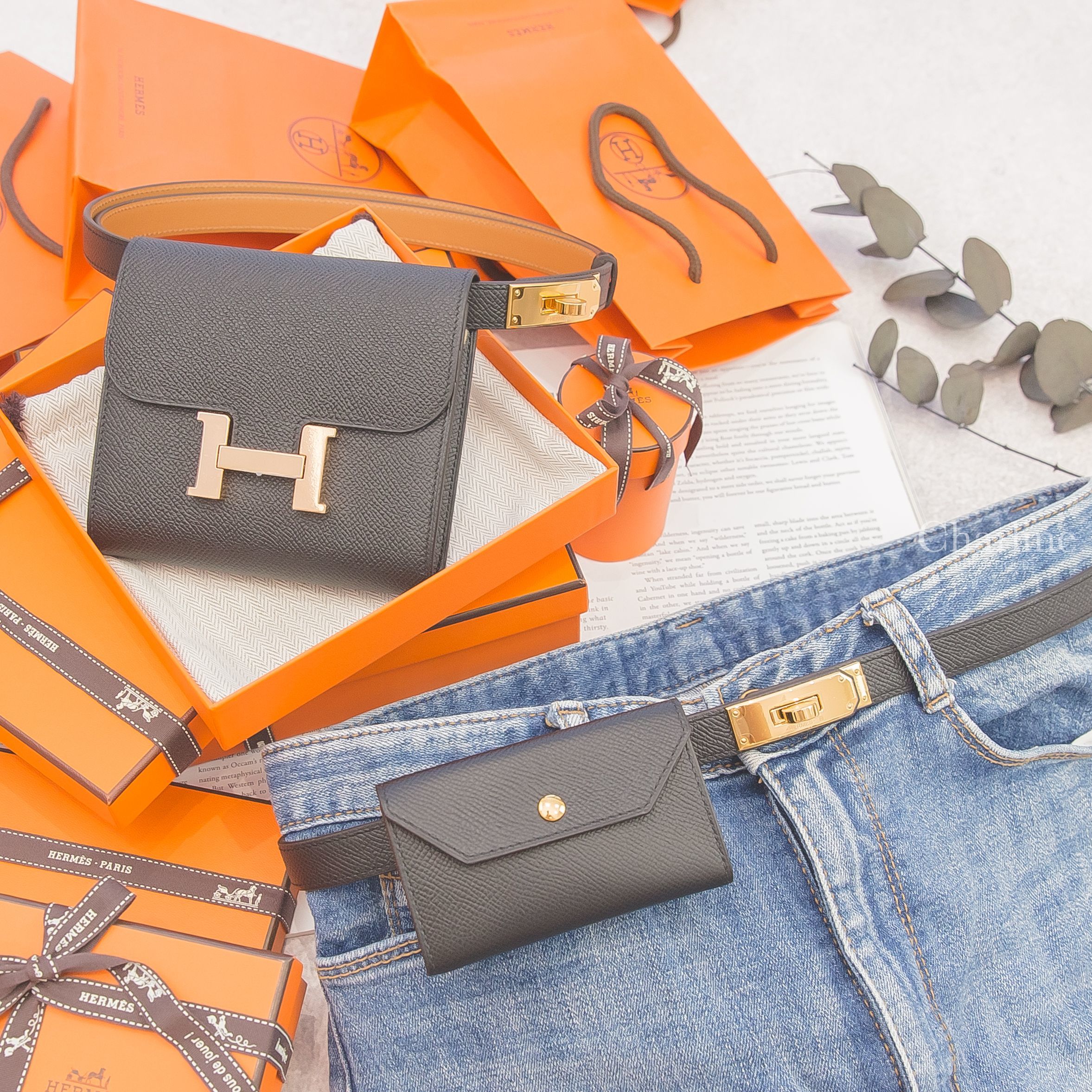 Hermès Kelly Pocket Belt 黑色金扣扣飾牛皮小包可調式皮帶,Hermès Constance Compact 黑色玫瑰金釦短夾,Hermès Belt 黑色牛皮金扣可調式皮帶-Charline Boutique 精品代購