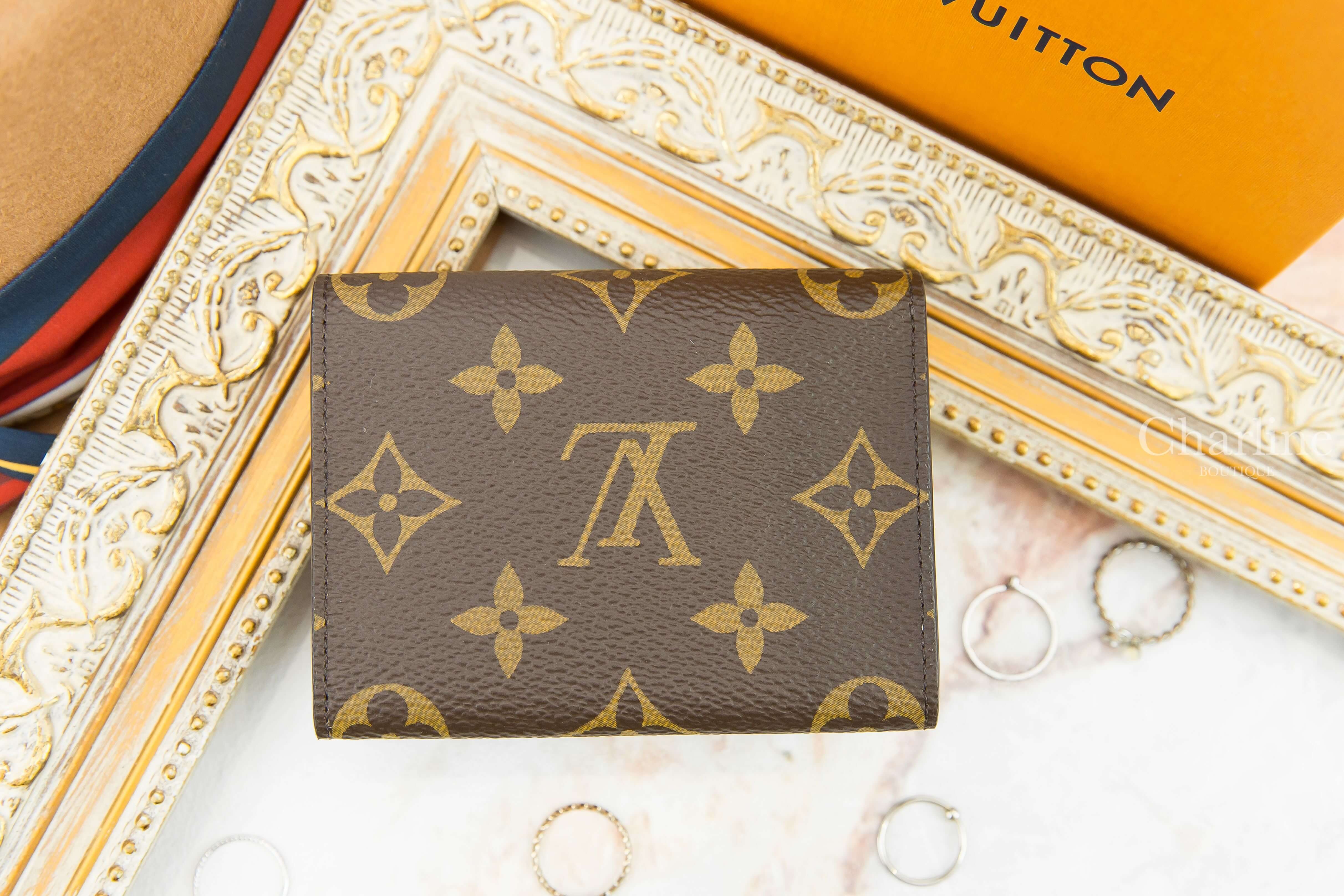 Louis Vuitton Enveloppe Carte De Visite 咖啡色老花帆布扣式卡片零錢夾-Charline Boutique 精品代購