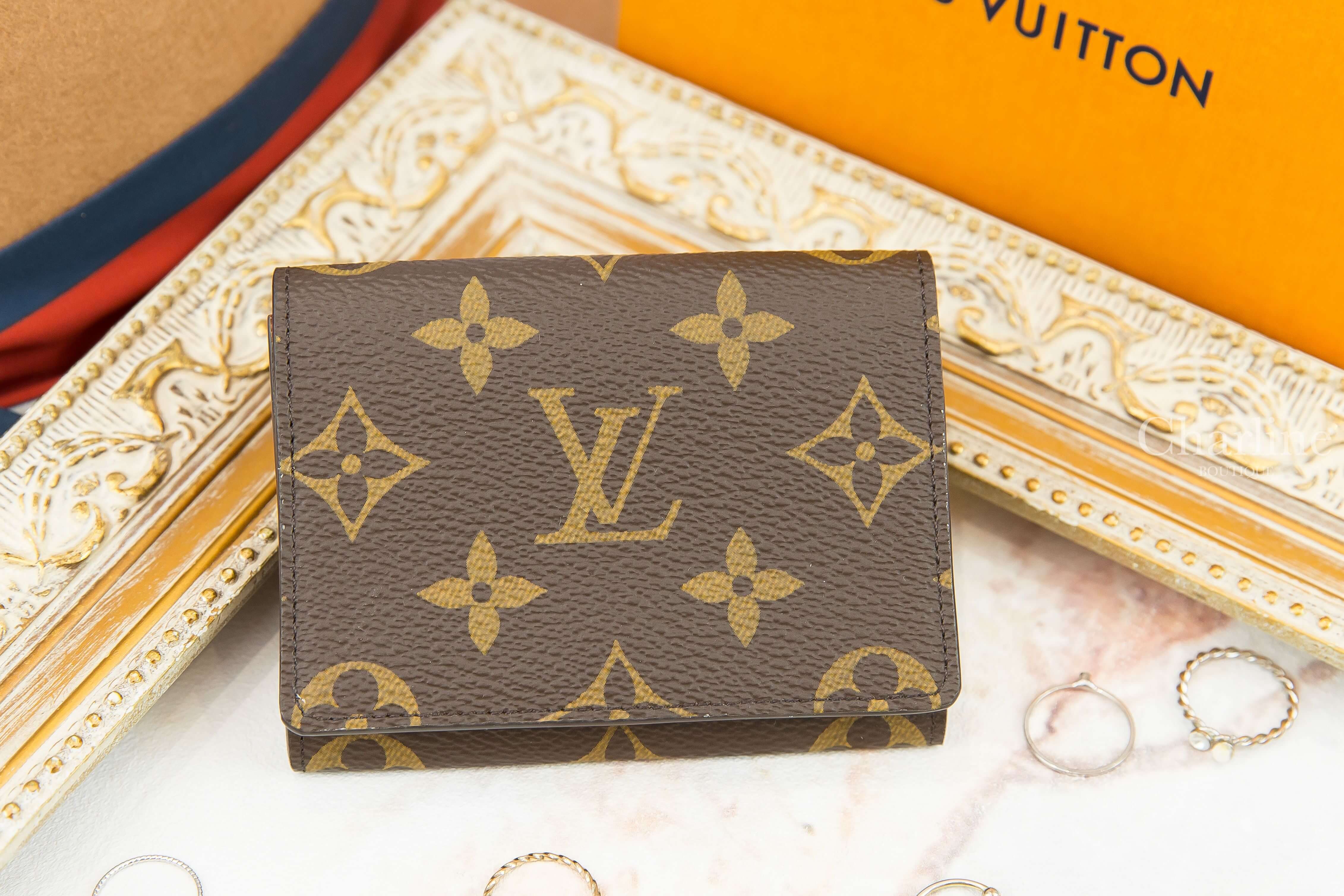 Louis Vuitton Enveloppe Carte De Visite 咖啡色老花帆布扣式卡片零錢夾-Charline Boutique 精品代購