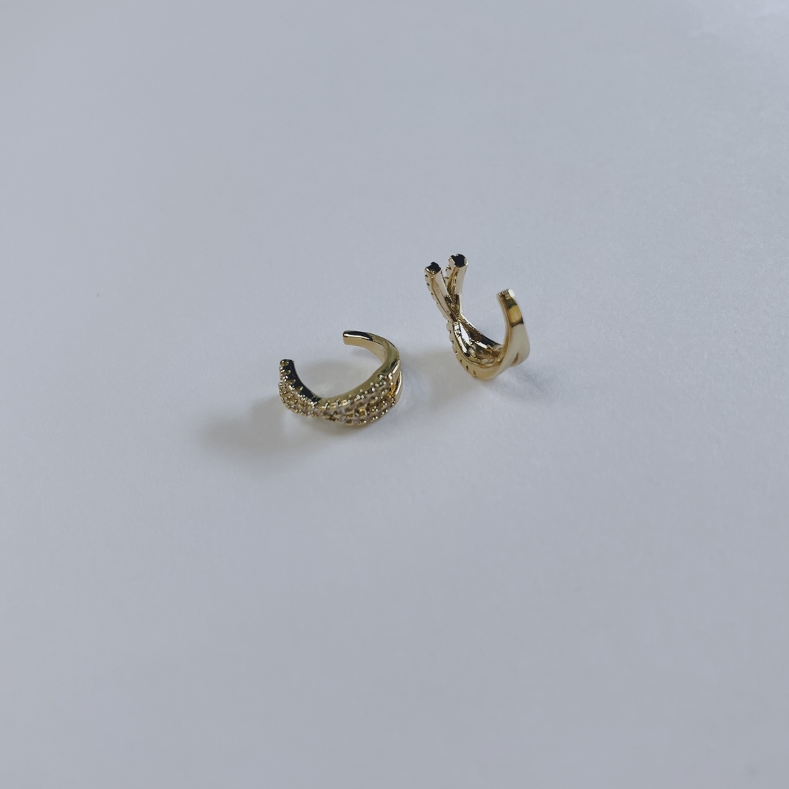 #現貨 (ACCP506) Golden Series 鋯石交叉耳骨夾組