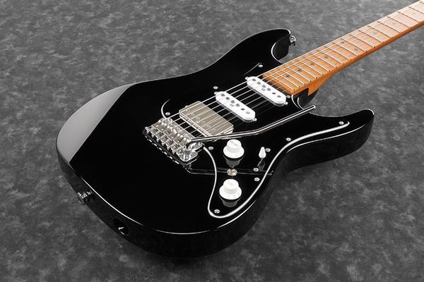 Ibanez Ibanez AZ2204B-BK 日本製 電吉他 — 三峽吉他 / Bass｜YA! 玩音樂