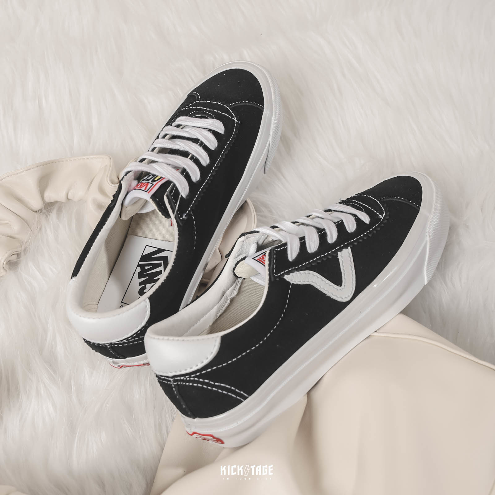 <特價商品，不退換>VANS VAULT OG EPOCH LX 麂皮 縫線 復古 板鞋 情侶鞋 黑白【VN0A4U12AD3】米色【VN0A4U124XD】