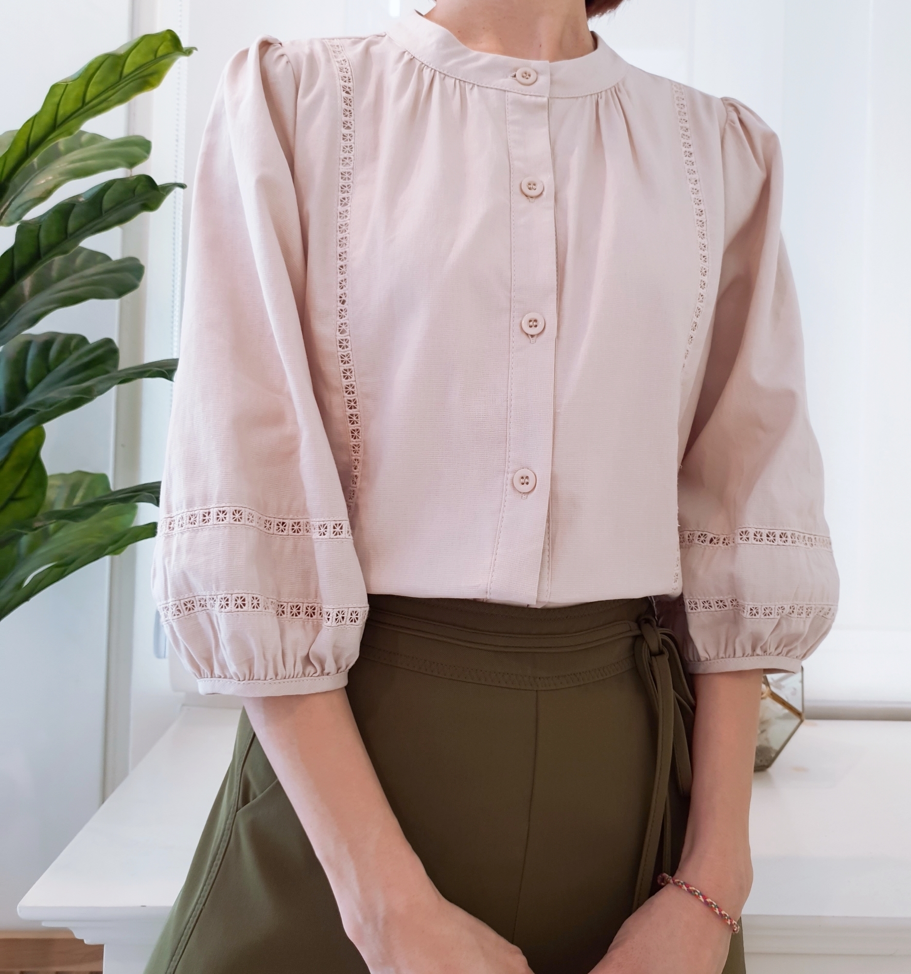 COTTON LACE PUFFY SLEEVE BLOUSE