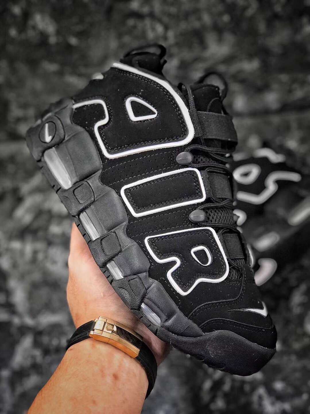 Nike Air More Uptempo '' Black '' GS 黑白大AIR 女鞋415082-