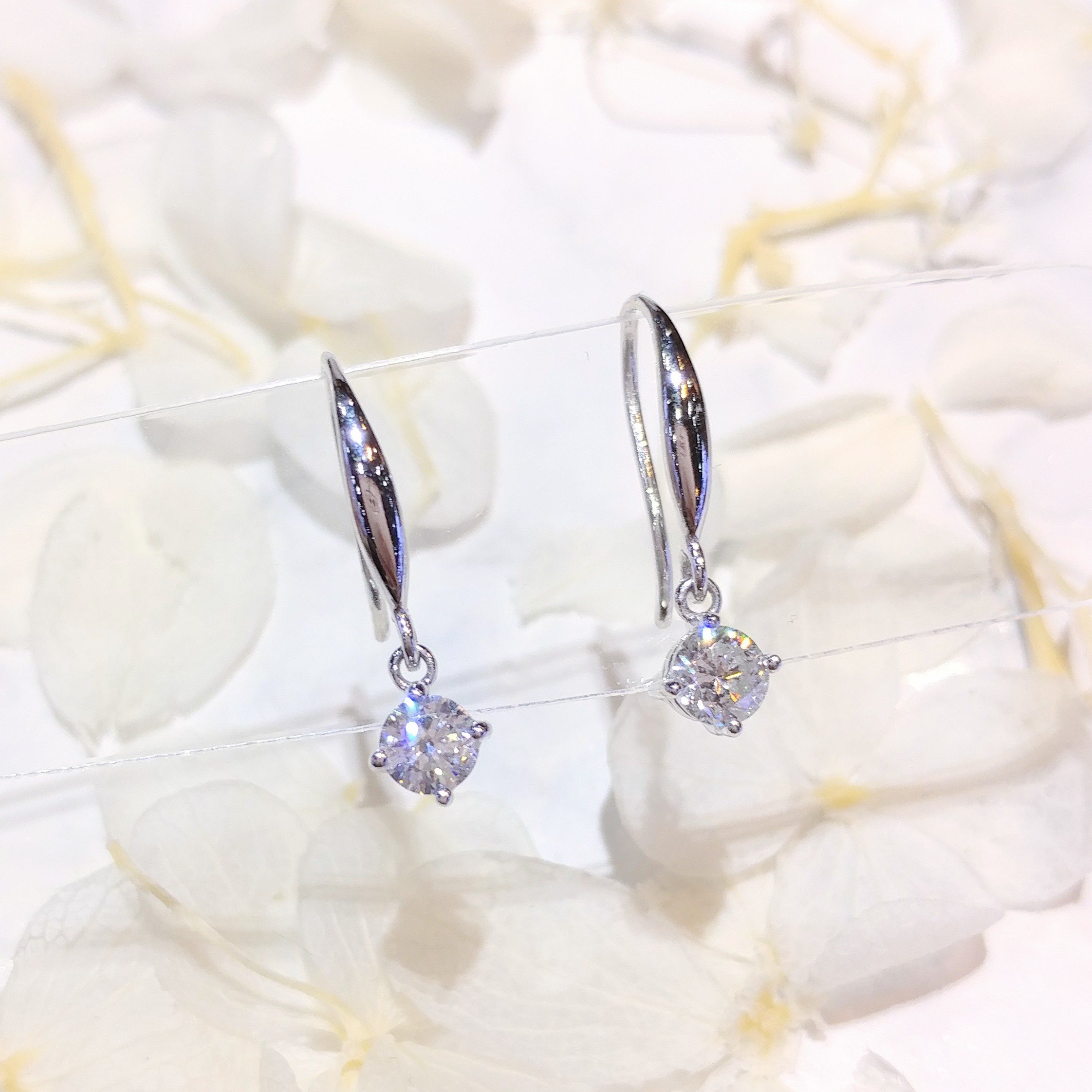 全新18K白金【主石52份鑽石】吊耳環