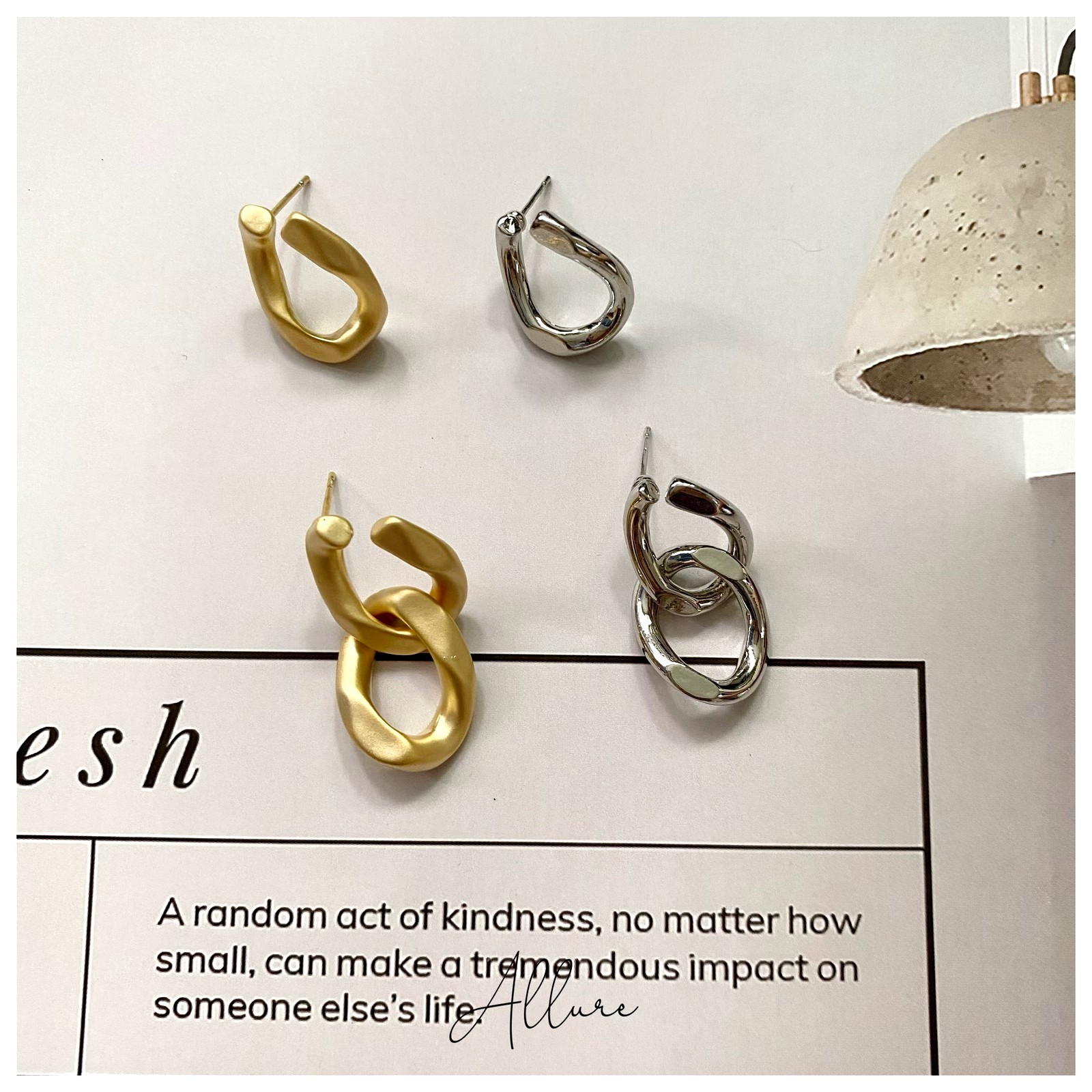 肆玥xAllure不對稱金屬個性垂掛耳環 金//銀