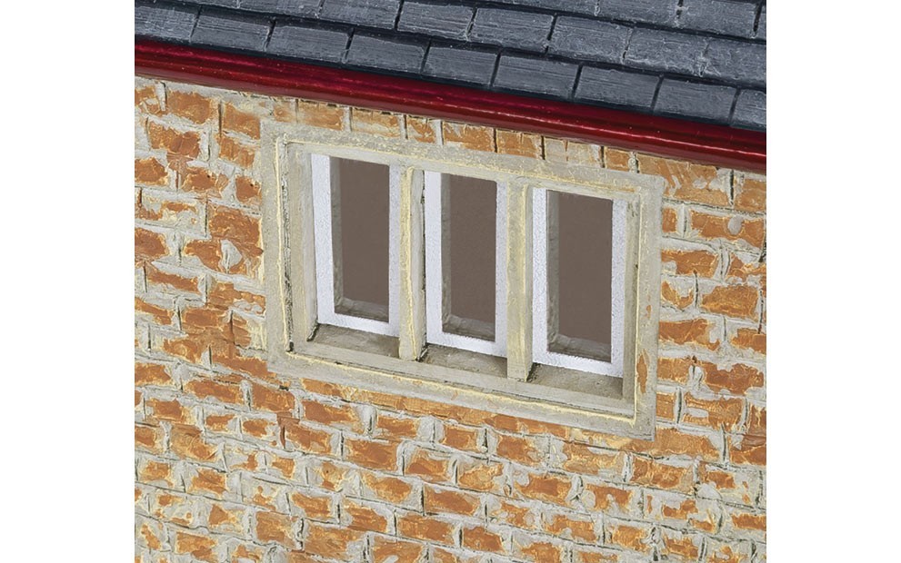 Hornby R9848 HO Scale, The Country Farm House