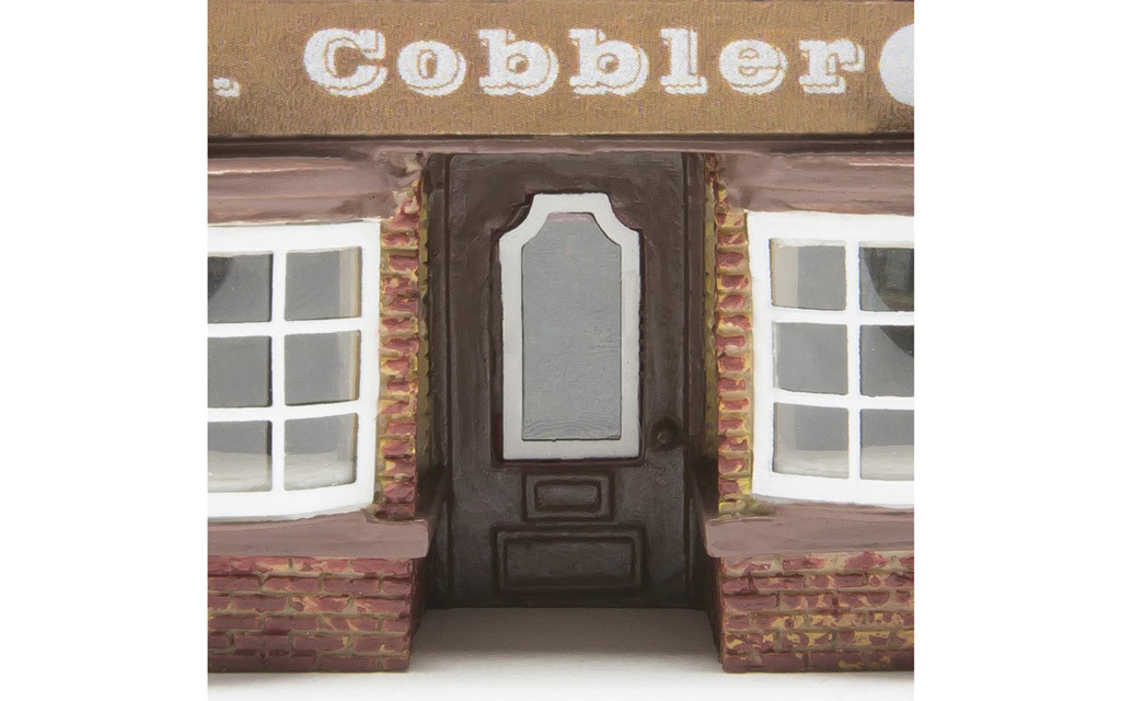 Hornby R9830 HO scale, The Shoe Shop