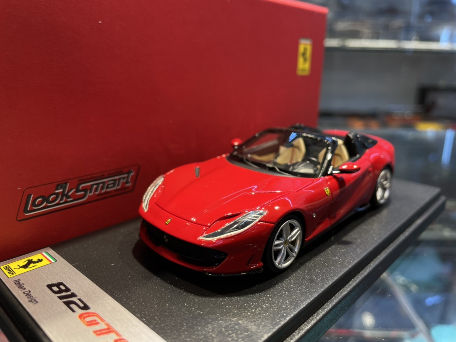 LookSmart LS516M Ferrari 812 GTS Rosso Corsa 1/43