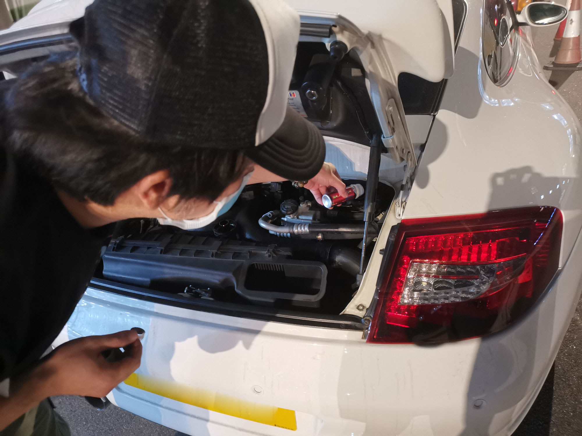 white porsche 996 2002 super nano engine restorer 引擎修復劑