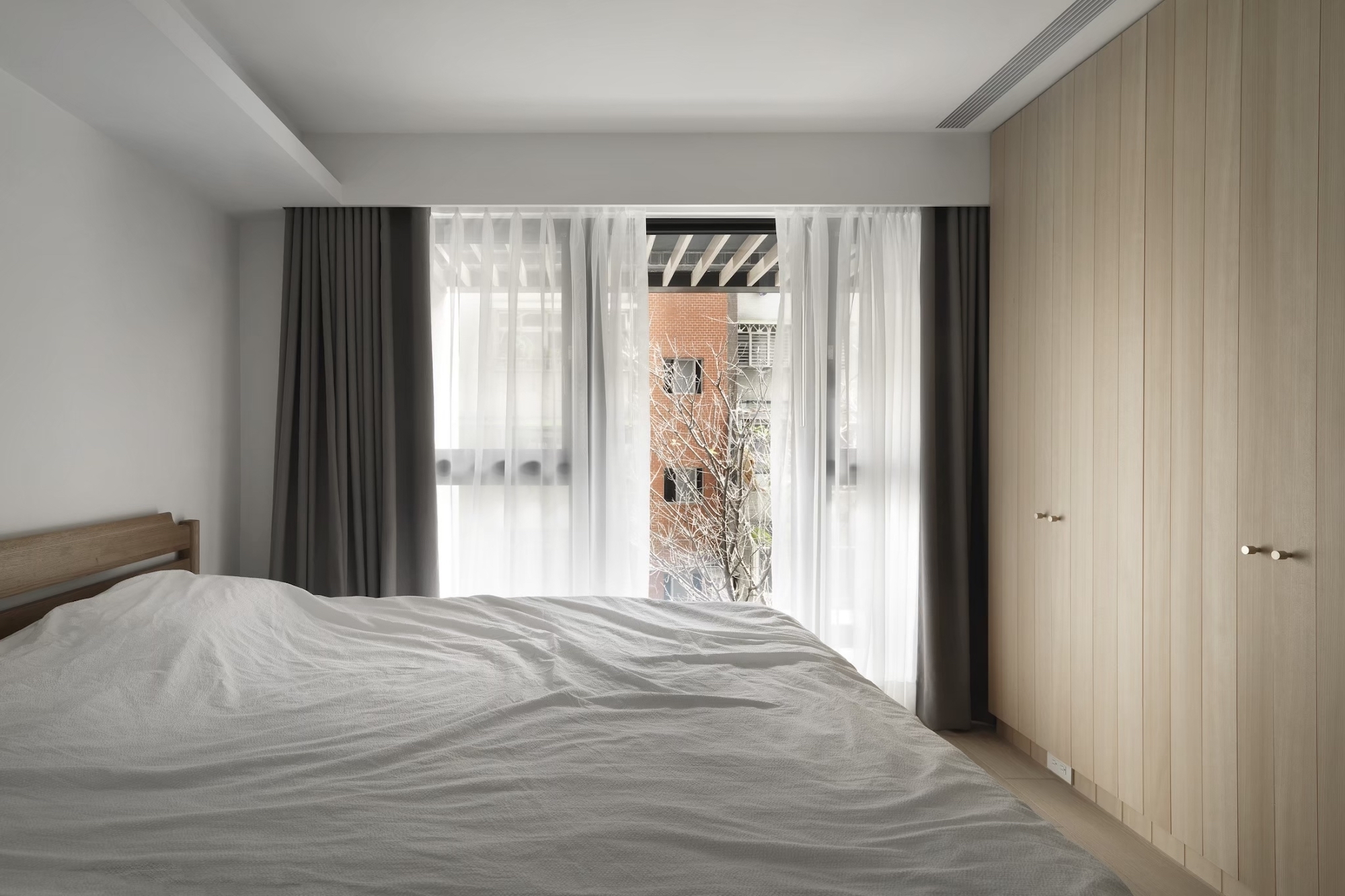 實木裝潢,有木,實木門,實木隱藏門, 實木拉門,寮國香杉,實木壁板,實木衣櫃,實木衣櫥