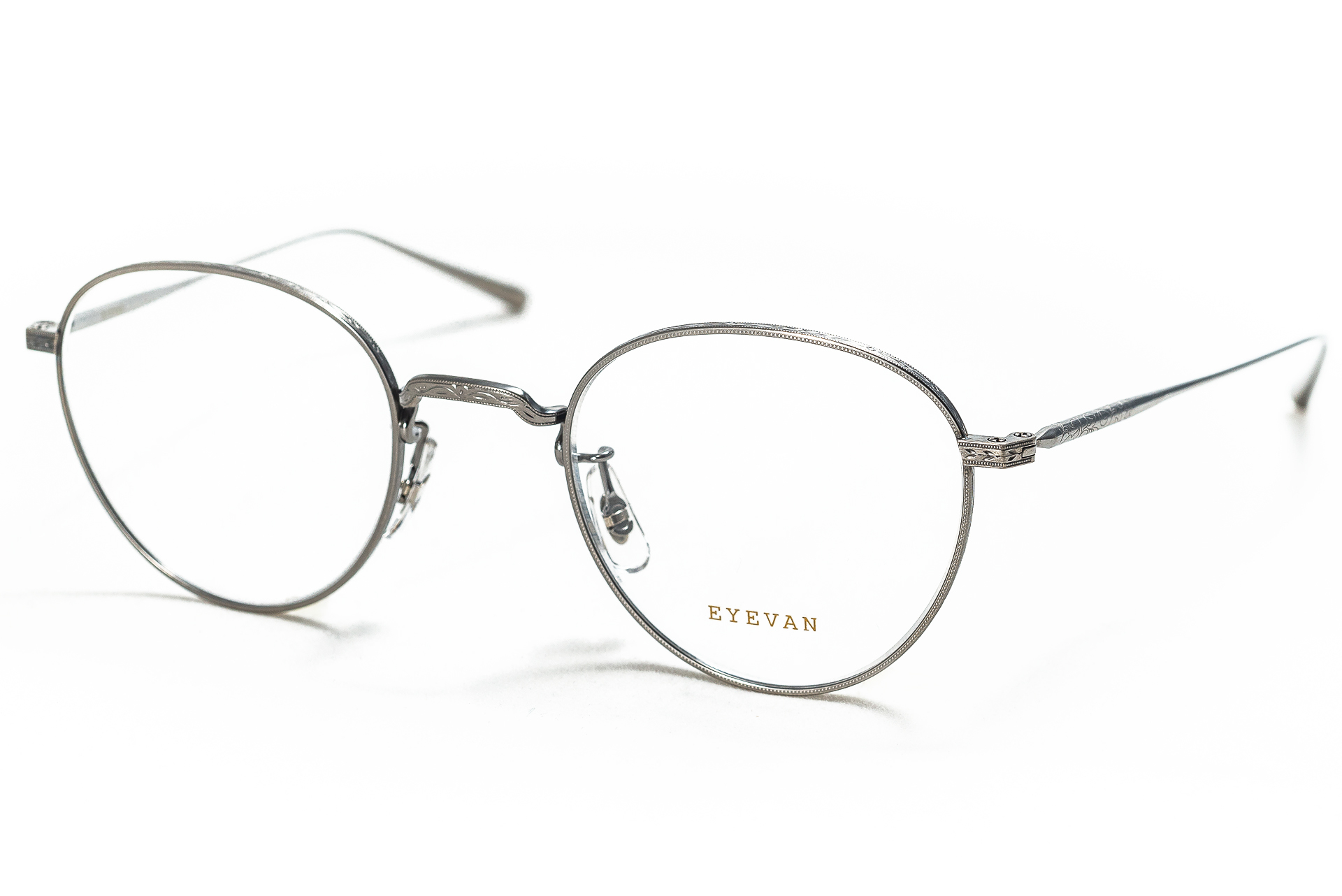 EYEVAN - Jonathan - P