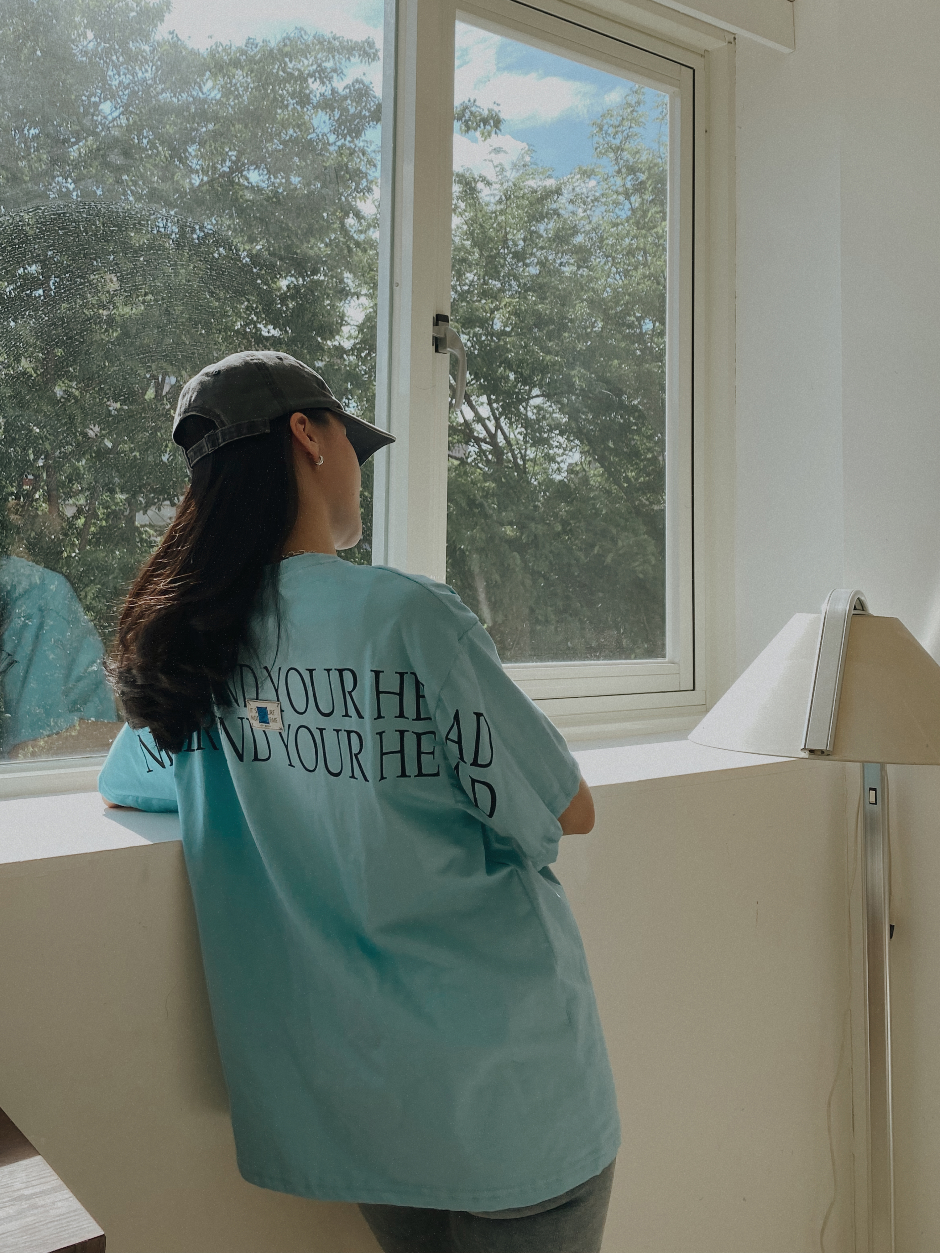 背字母標籤素面上衣*2色