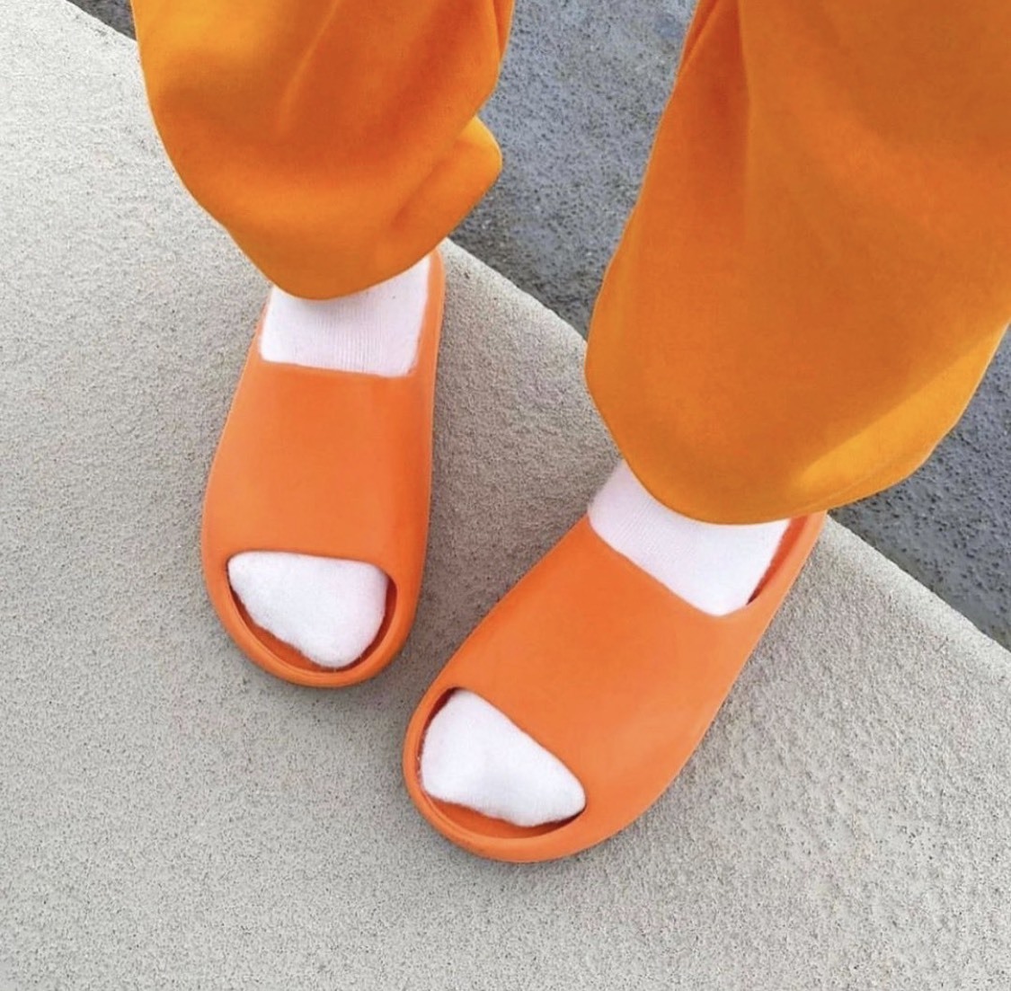 Yeezy Slide Pure / Resin / Orange