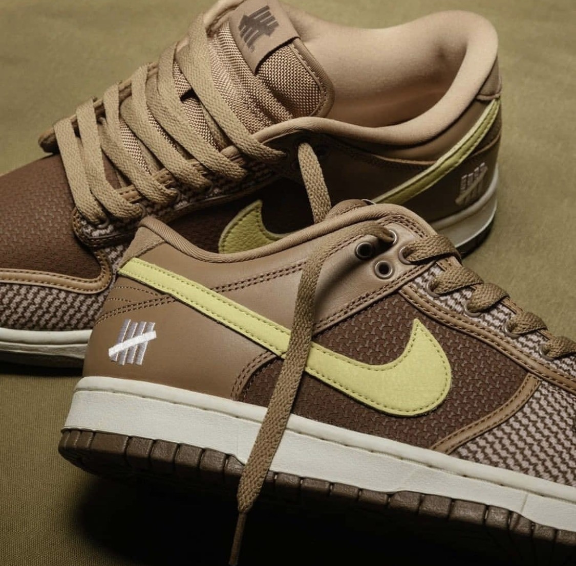 Undefeated x Nike Dunk Low SP " Inside Out" 棕黃