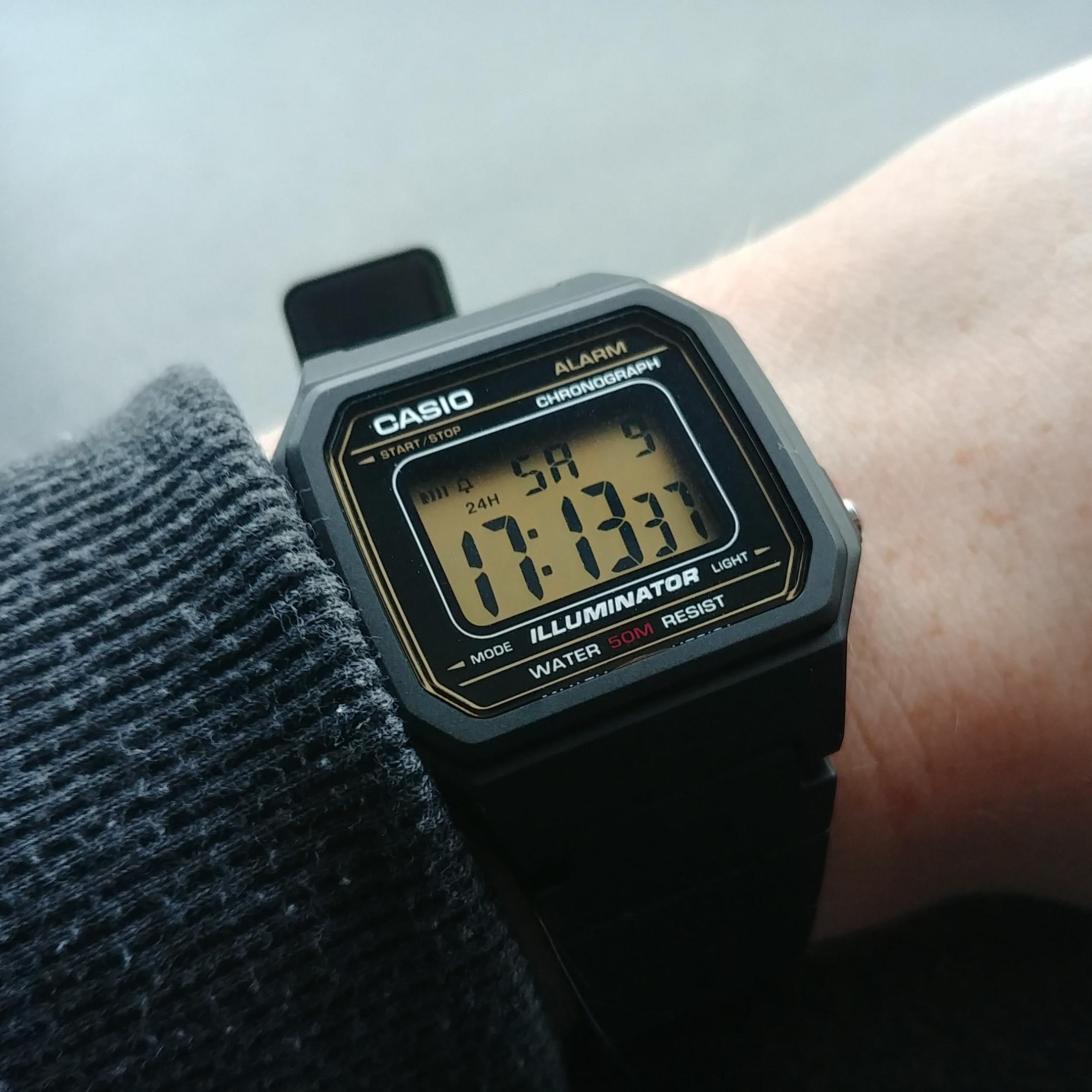 Casio W-217H-9A 啡面 復古跳字 膠錶