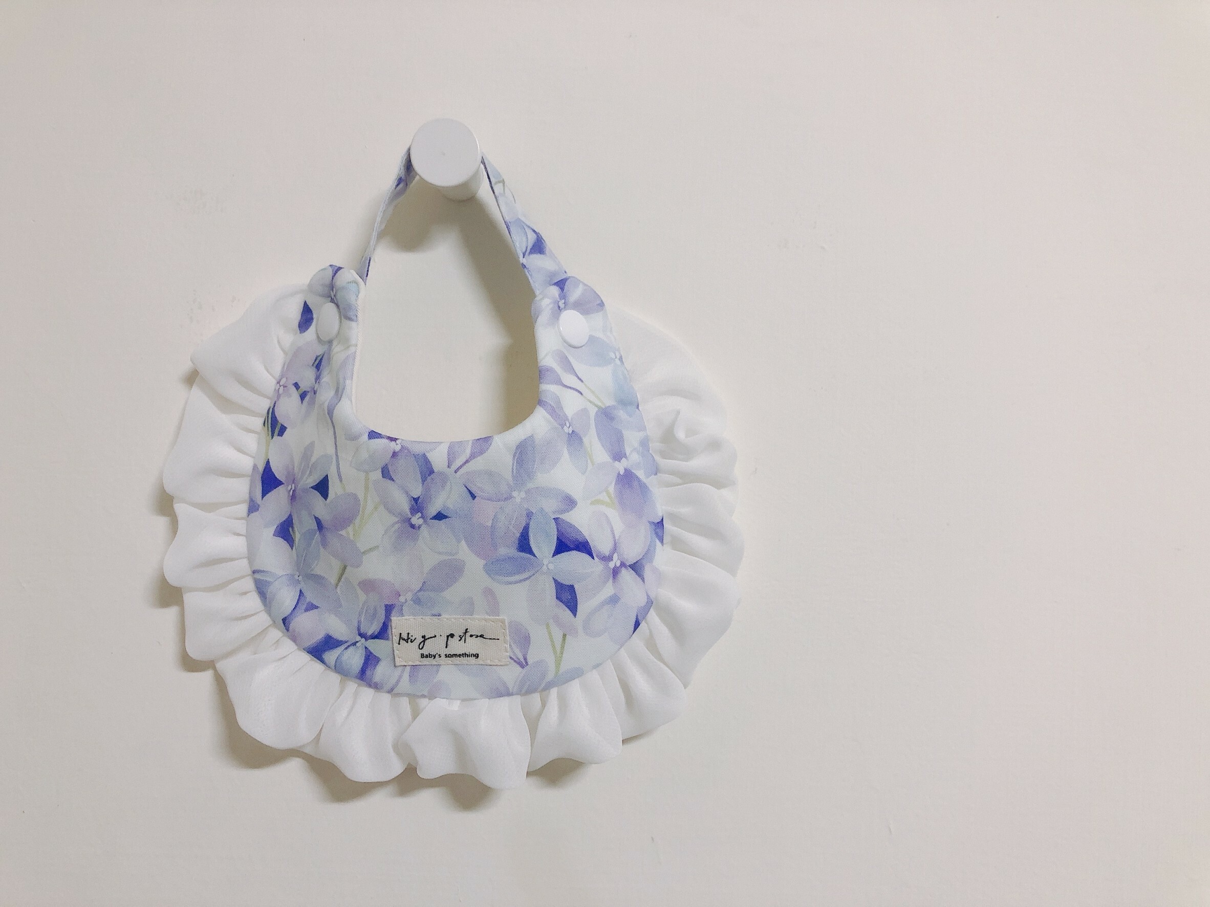 Hi Y.P store-手作圍兜-繡球花雨