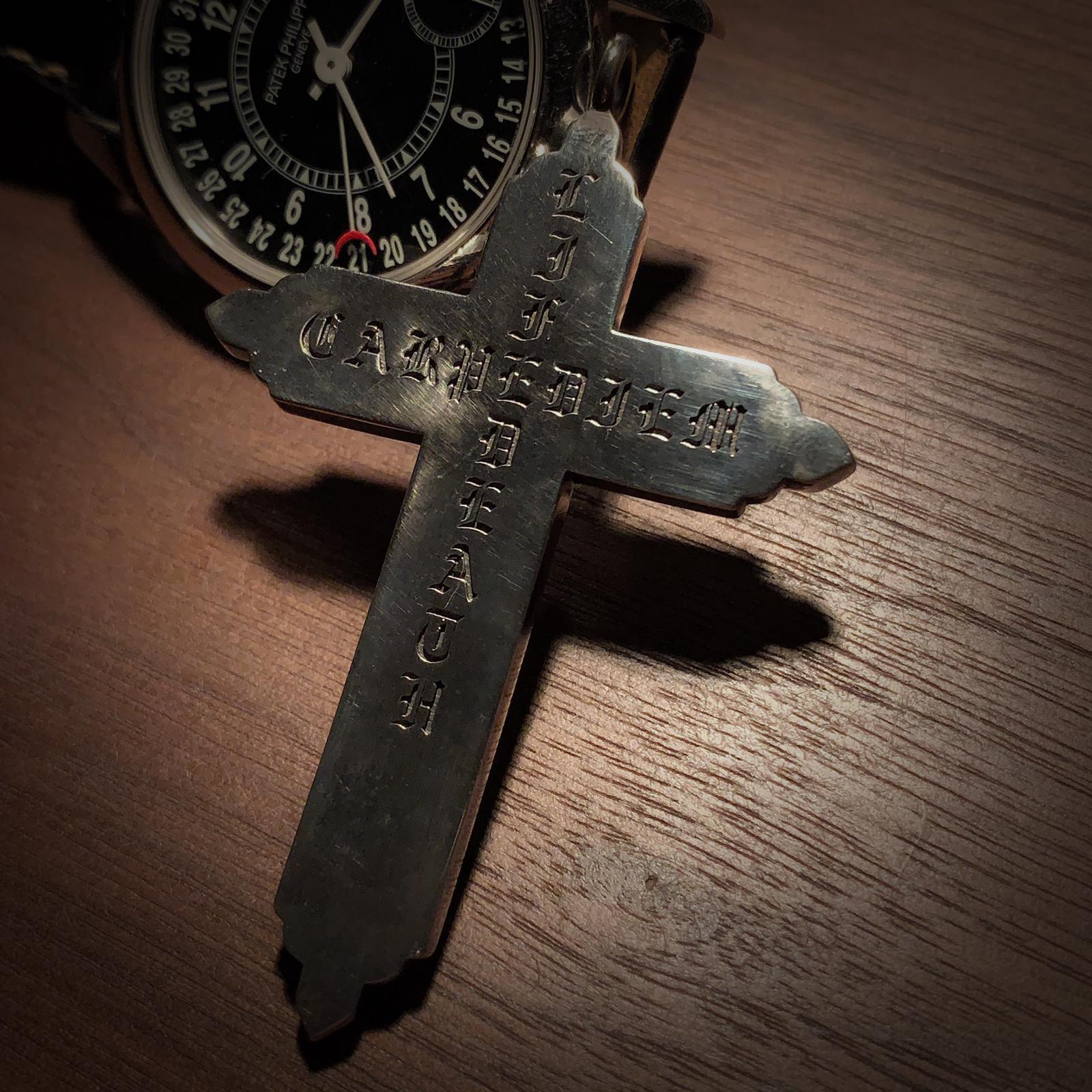 CapreDiem x vinavast Cross 生死之活在當下