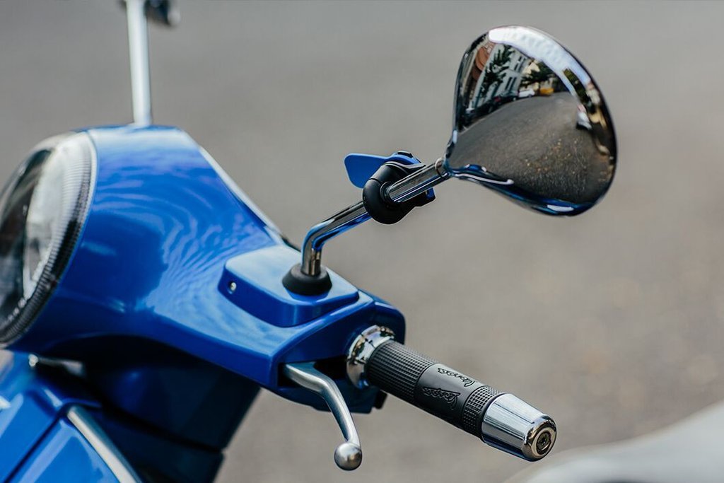 QuadLock 機車後視鏡架連結座-適用偉士牌機車