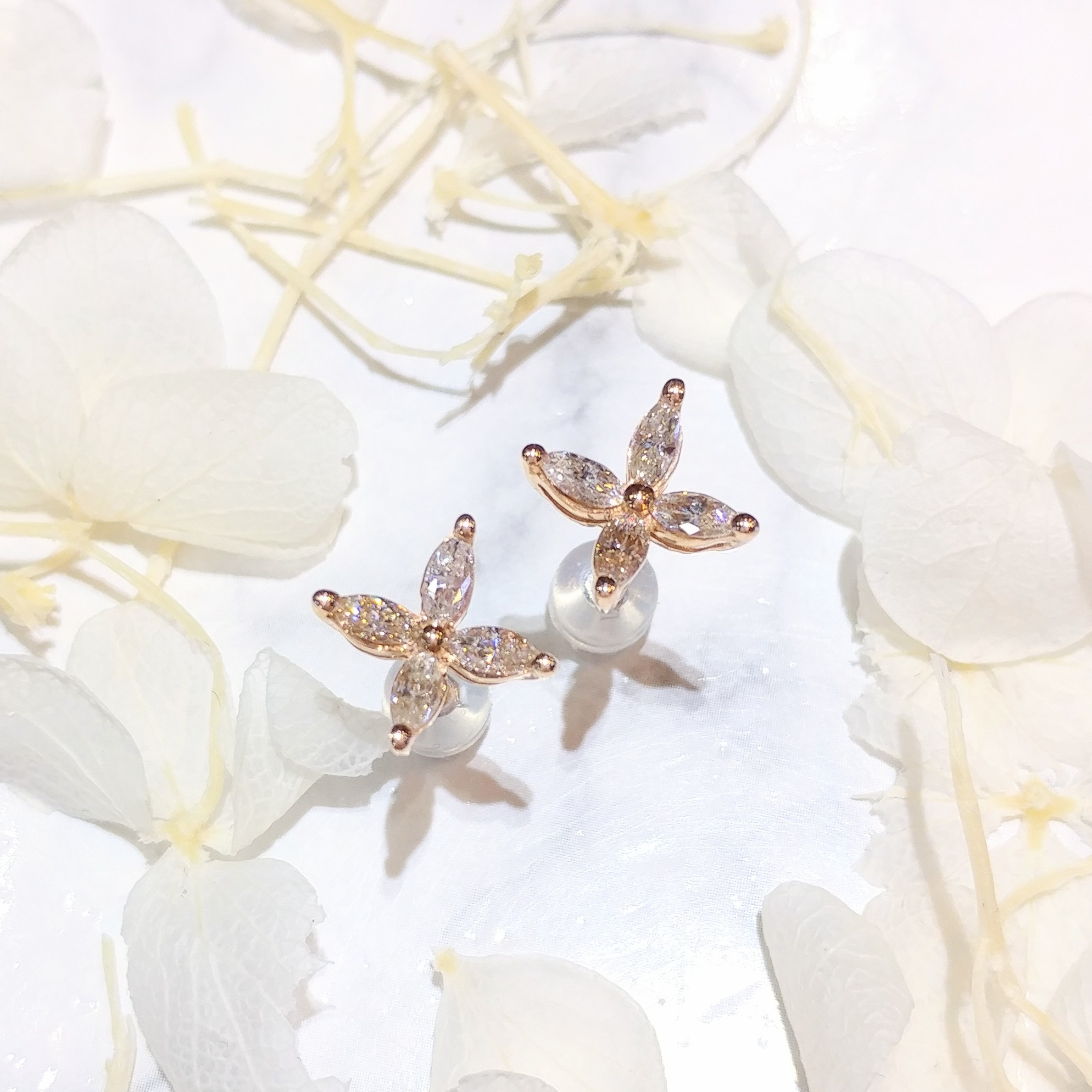 全新18K白金54份欖尖形鑽石耳環