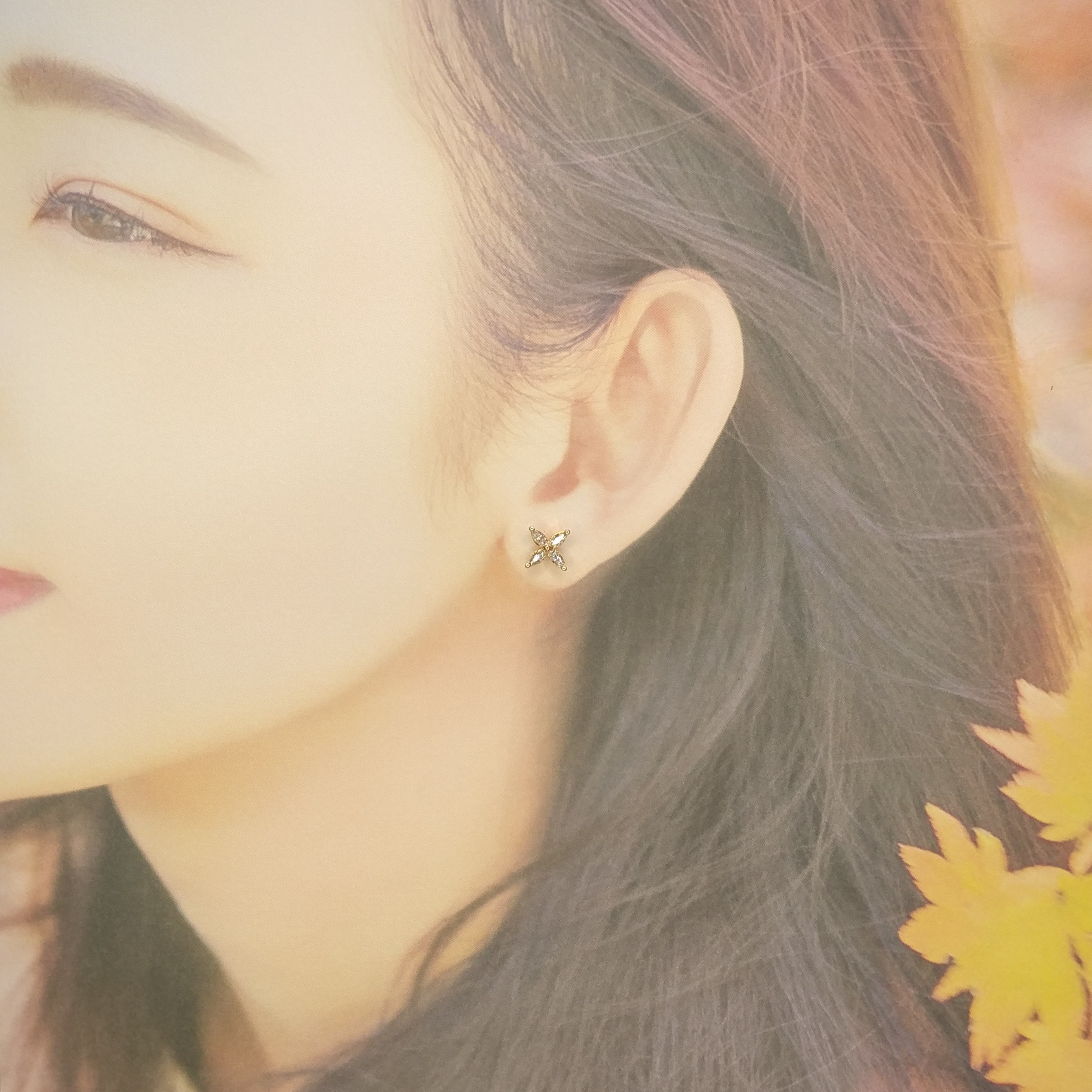 全新18K白金54份欖尖形鑽石耳環