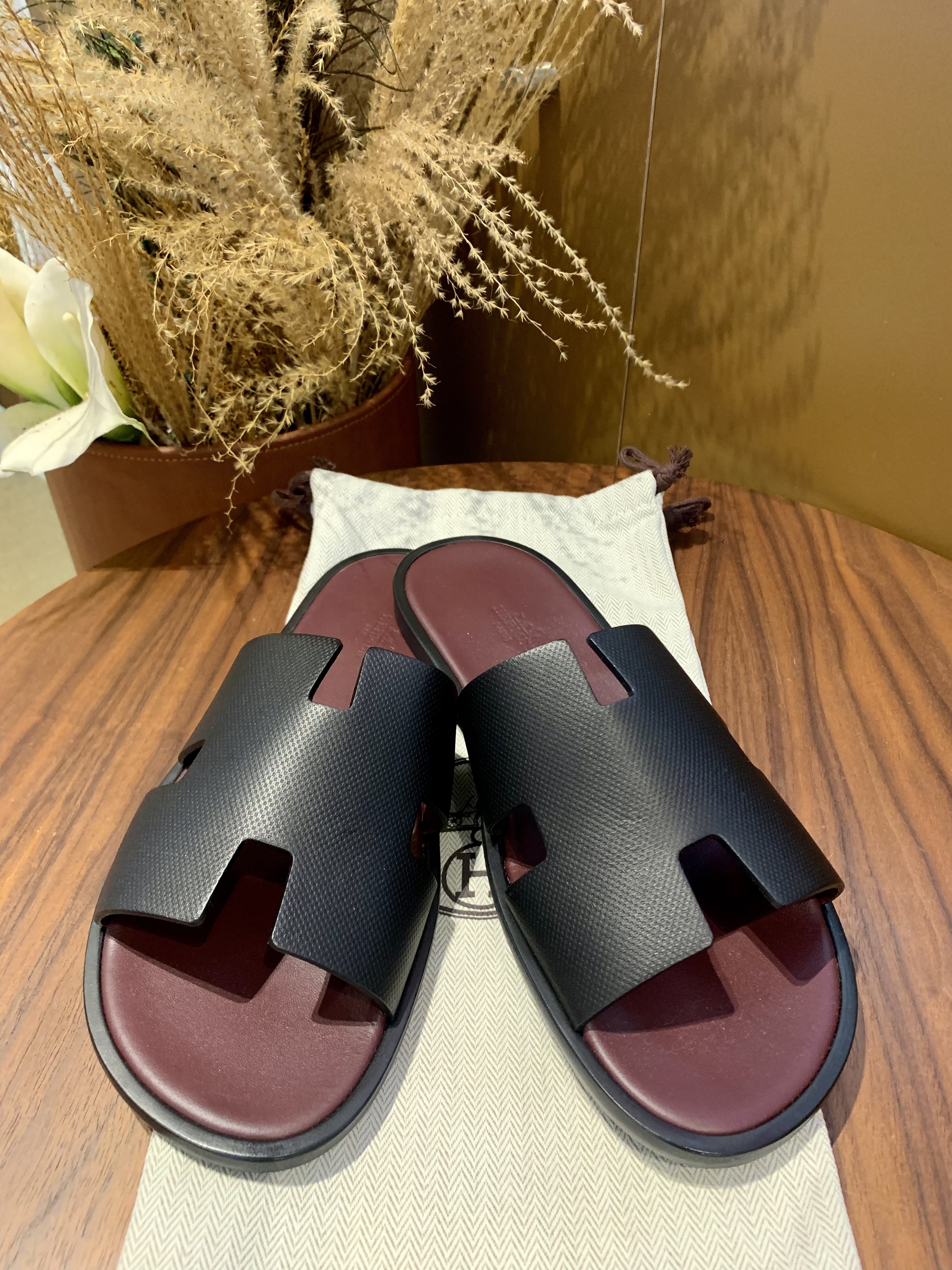 Izmir sandal black epsom (可預訂鞋碼)