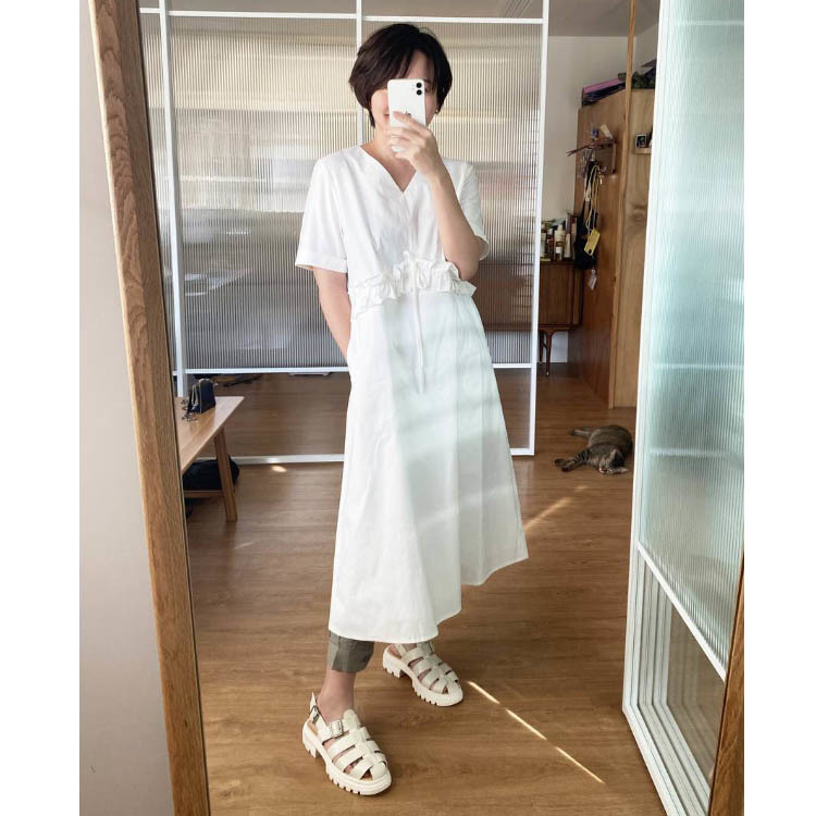 明日之花腰帶綴飾洋裝-乳霜