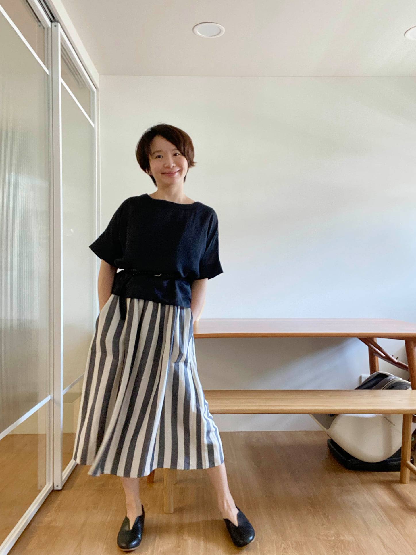 葉光映河短袖上衣-月影