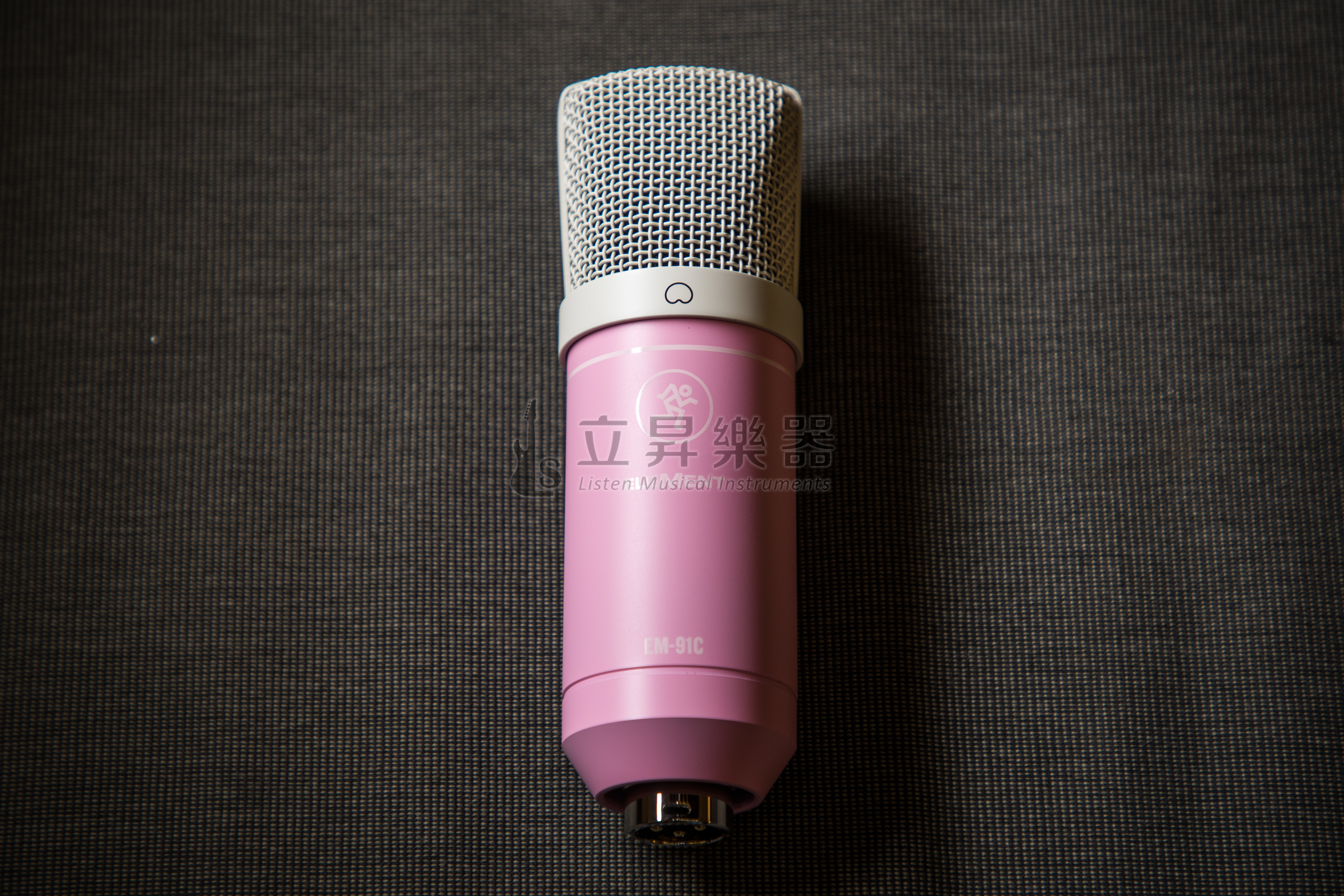 Mackie Mackie EM-91C 粉紅色 Element系列大振膜電容式麥克風 附麥克風避震架、XLR麥克風線 第 3 張圖片｜三峽麥克風