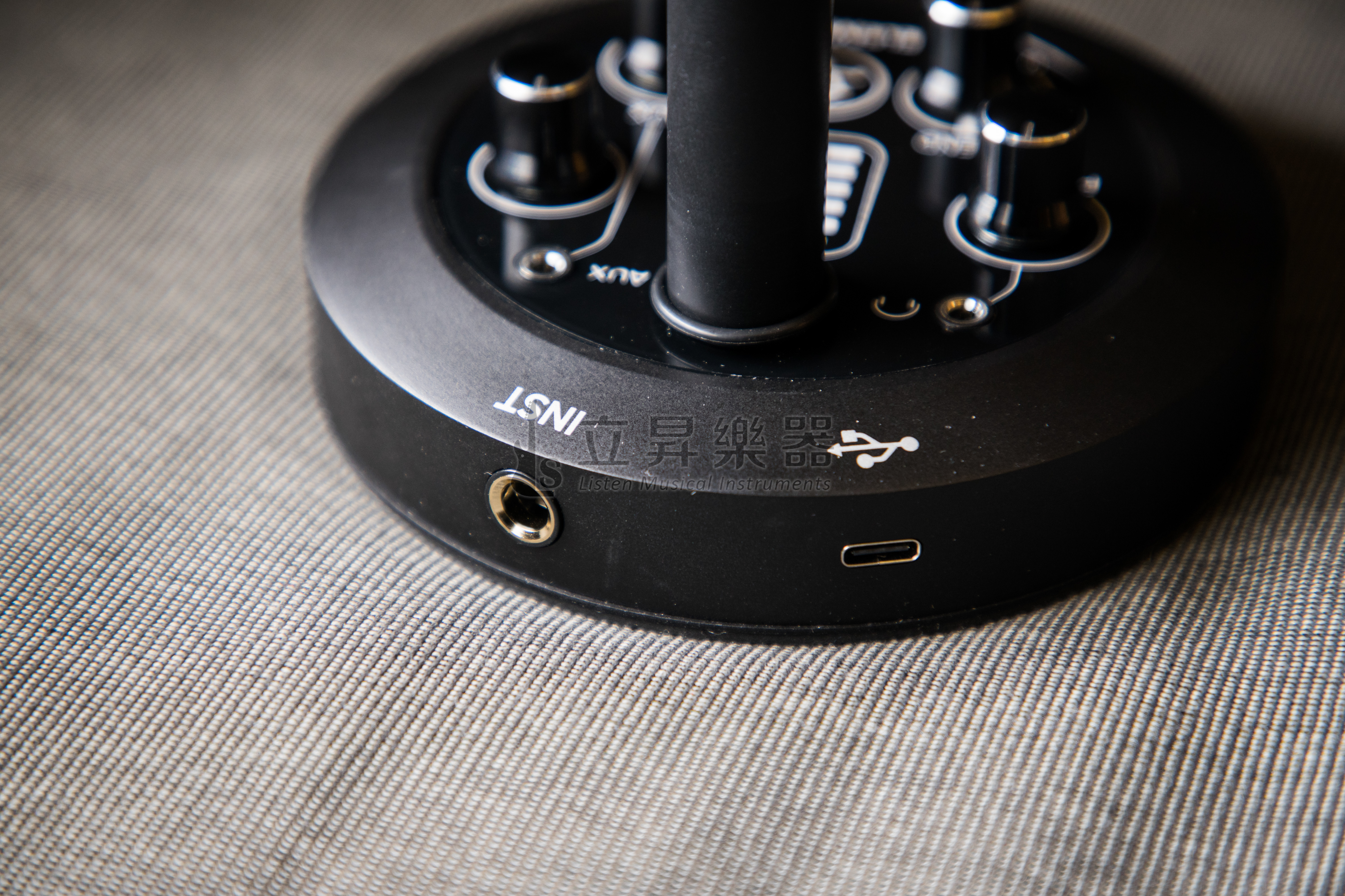 Mackie 電容式麥克風 Mackie EM-CHROMIUM USB Type-C 2通道 USB麥克風 可調指向性 心型、8字型、全指向 第 6 張圖片｜三峽吉他 / Bass