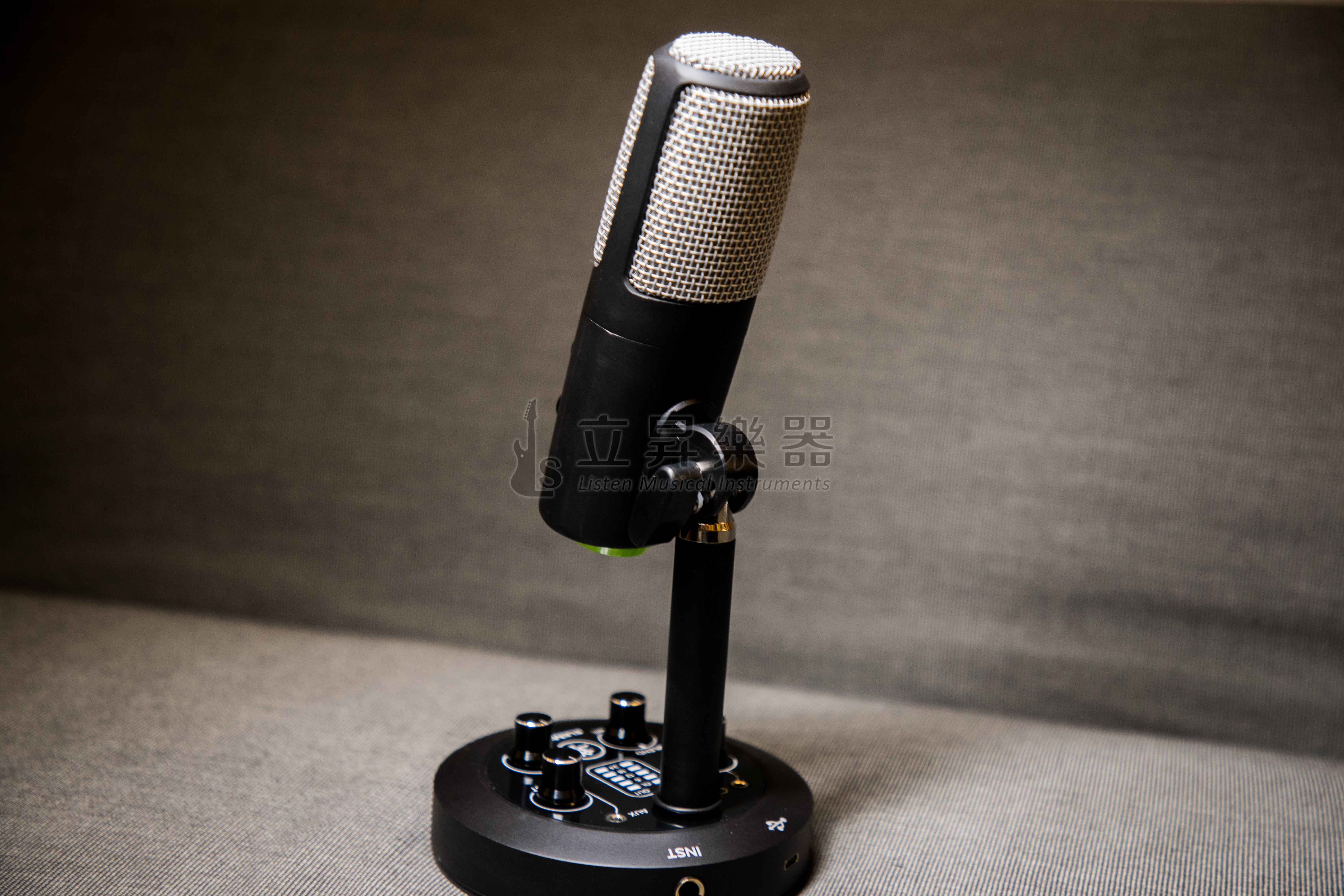 Mackie 電容式麥克風 Mackie EM-CHROMIUM USB Type-C 2通道 USB麥克風 可調指向性 心型、8字型、全指向 第 3 張圖片｜三峽吉他 / Bass