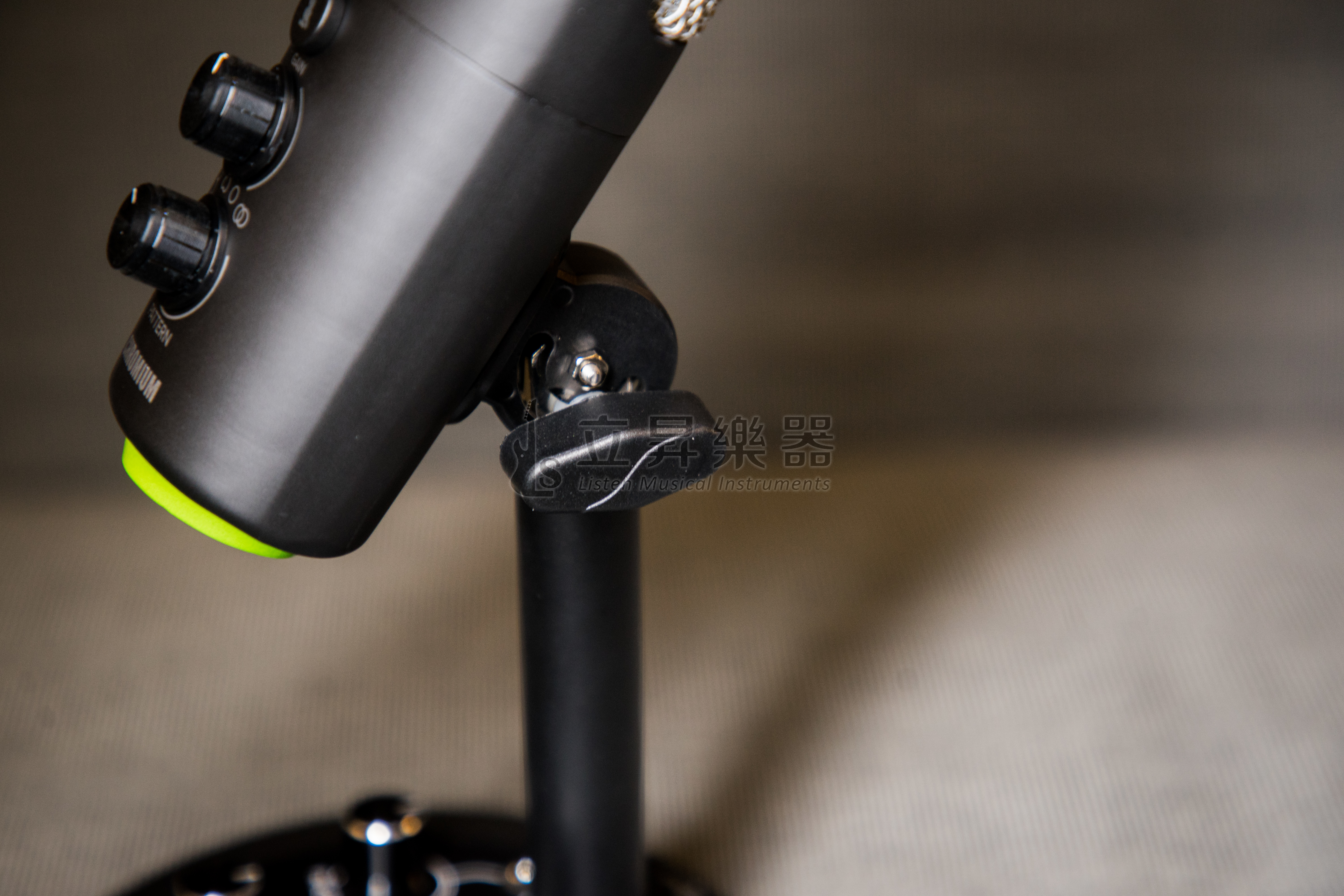 Mackie 電容式麥克風 Mackie EM-CHROMIUM USB Type-C 2通道 USB麥克風 可調指向性 心型、8字型、全指向 第 5 張圖片｜三峽吉他 / Bass