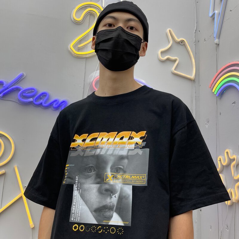 MAXXC  FACE錯視短T-黑