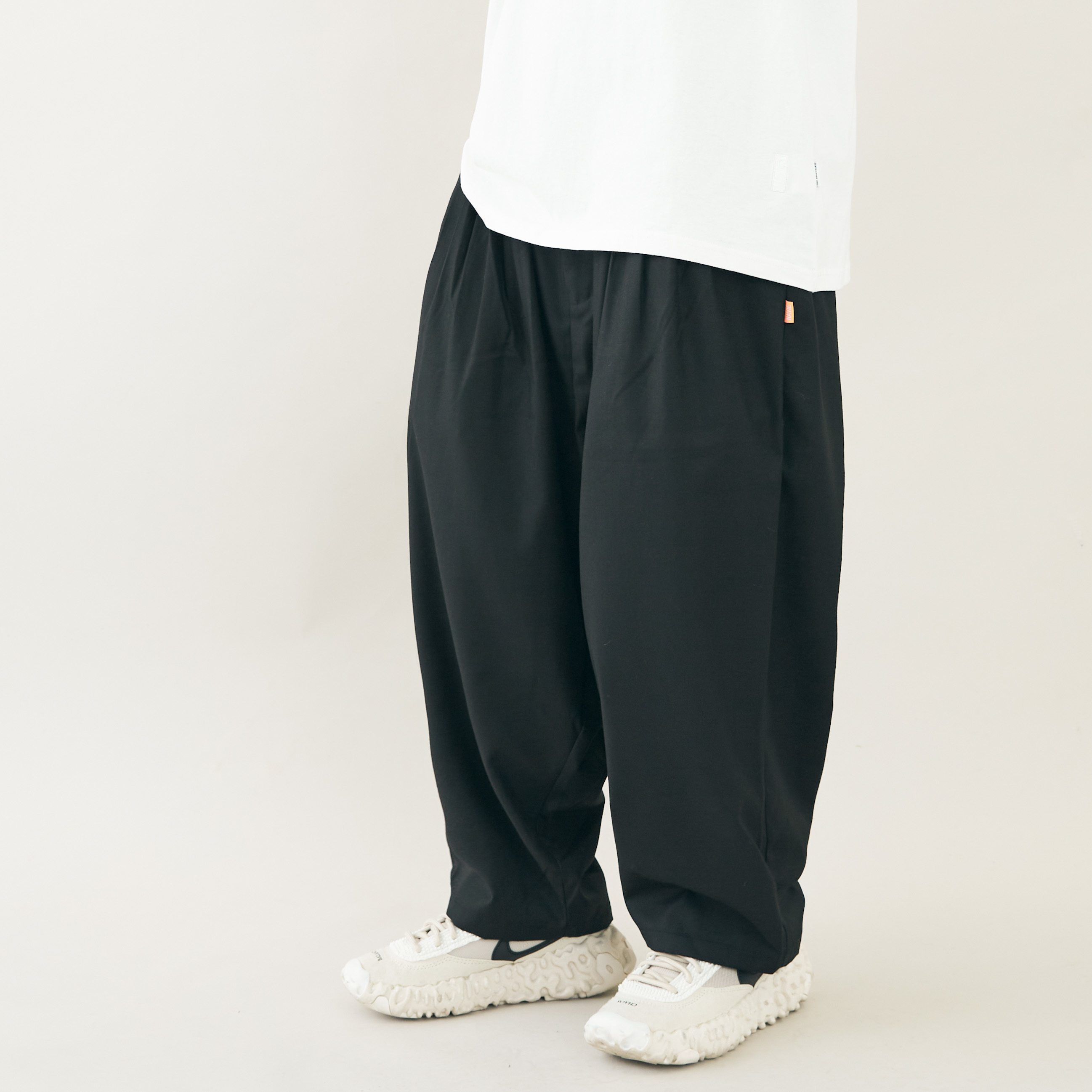 最高品質の最高品質のNAVIETOKYO HAOBALLOONPANTS GREY スラックス