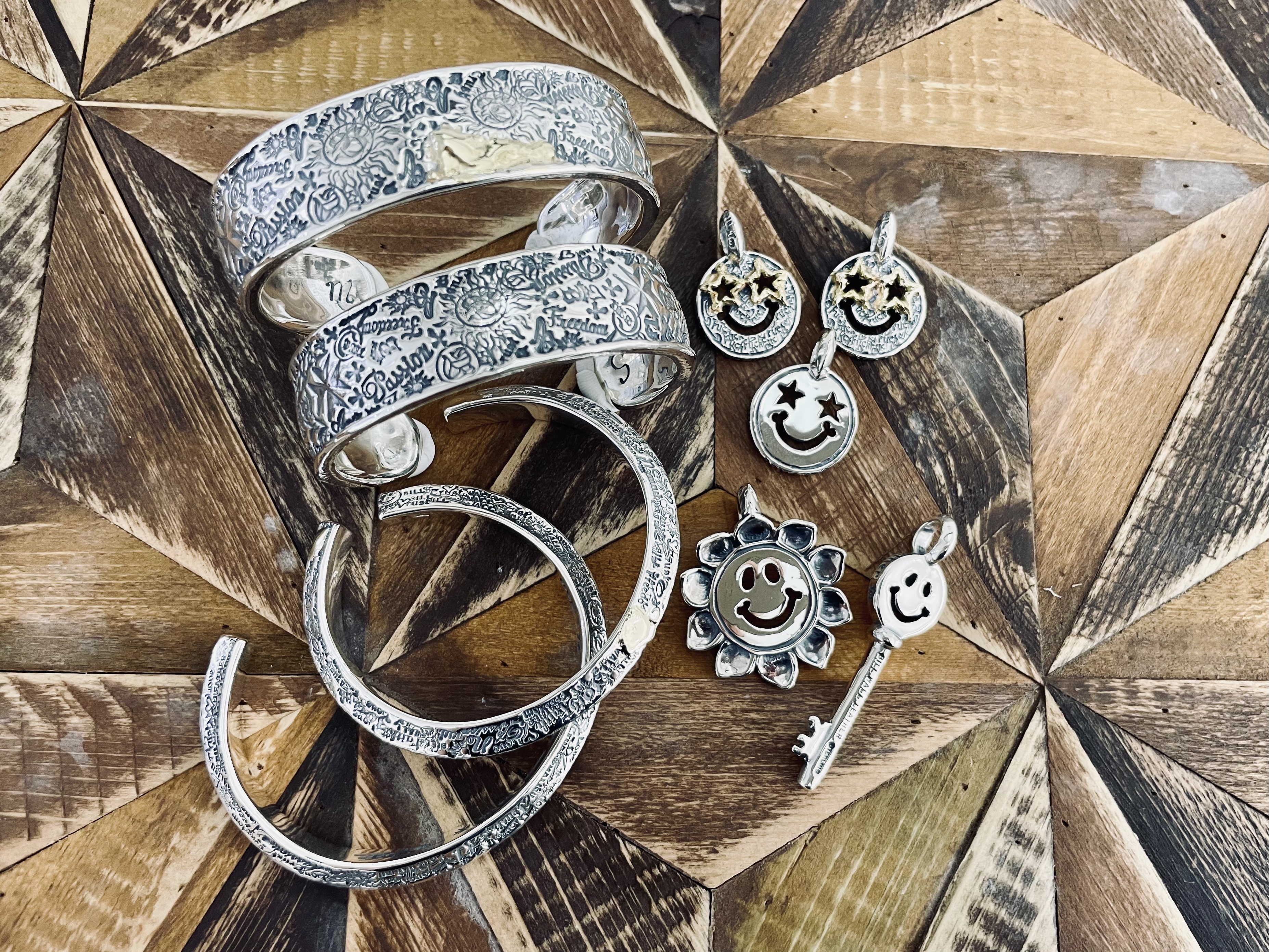 C392 Have a Nice Fucking Day Happy Face with 18k Star eyes