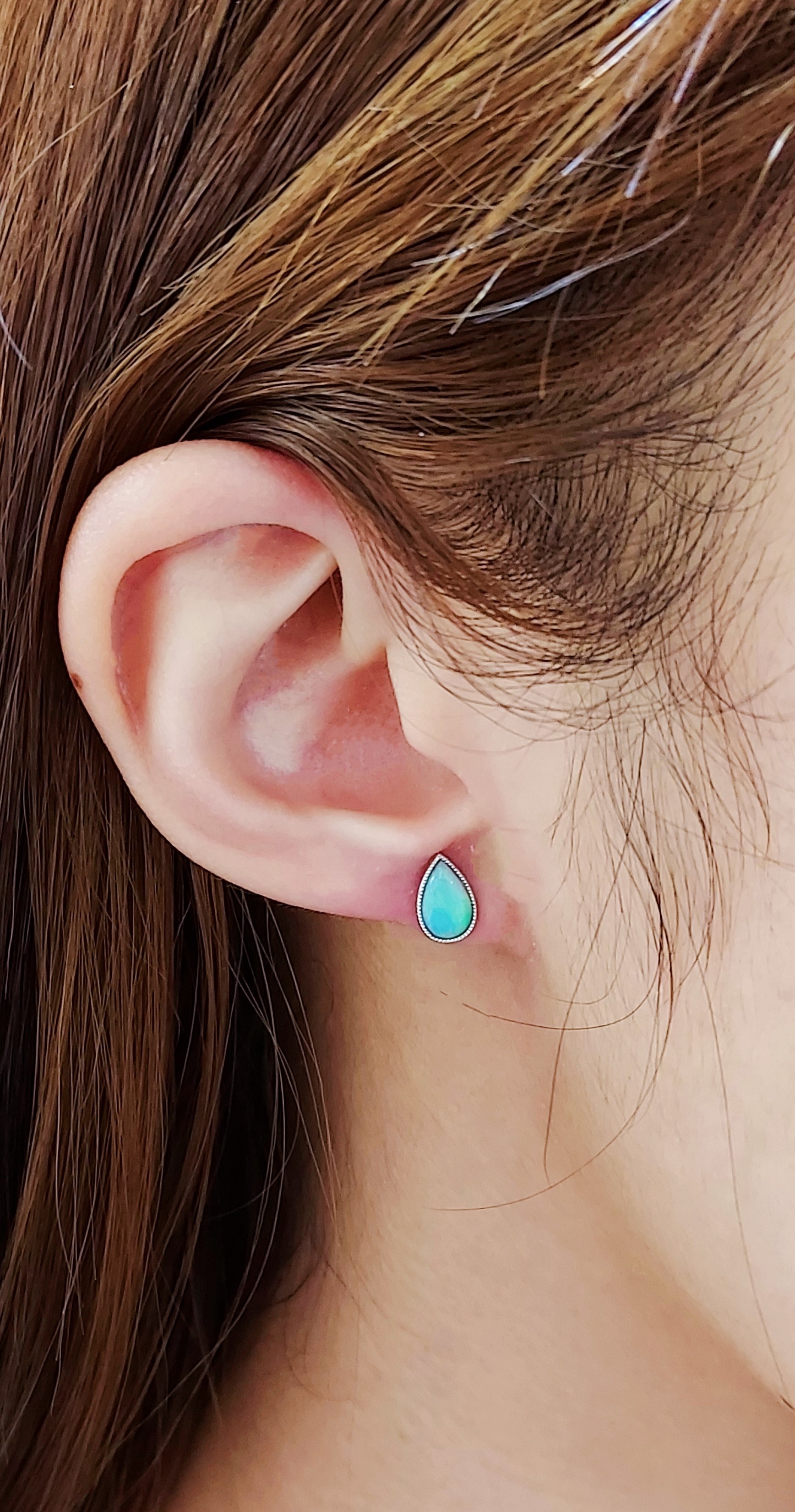 18K 白金蛋白石耳環