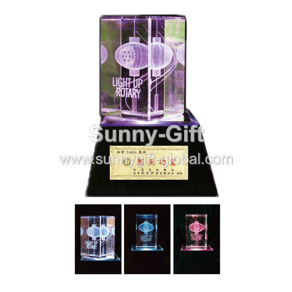 2014-15 Theme Crystal Cube (with Wooden / LED Lighted Base)